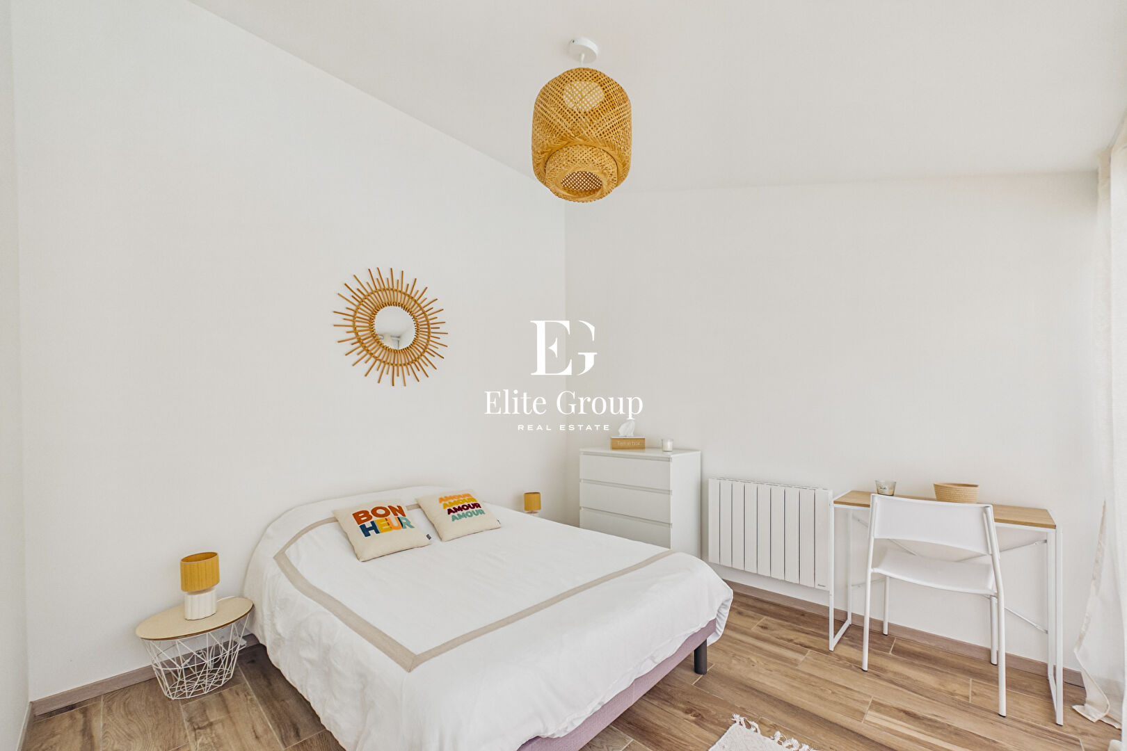 A VENDRE MAGNIFIQUE MAISON PROCHE ROYAN - 145 M2 - 6 PIÈCES