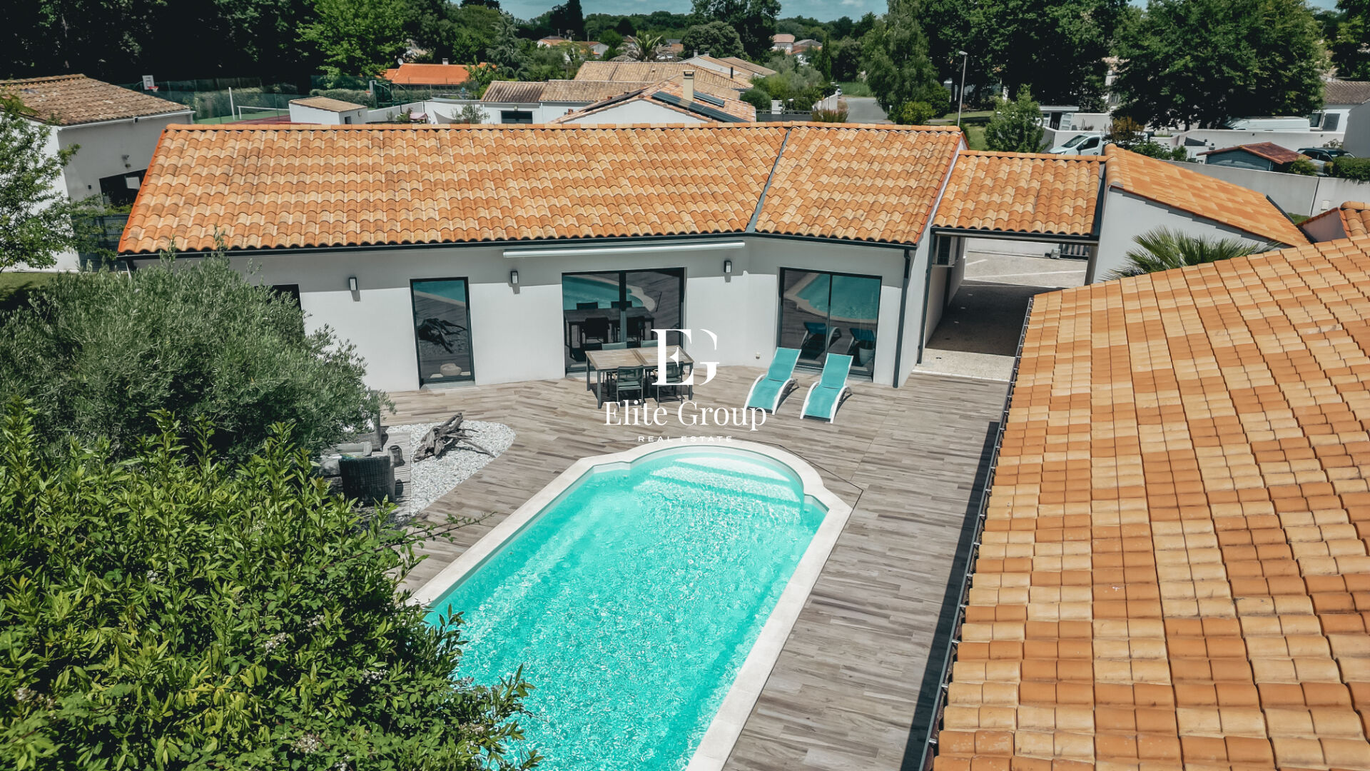 A VENDRE MAGNIFIQUE MAISON PROCHE ROYAN - 145 M2 - 6 PIÈCES