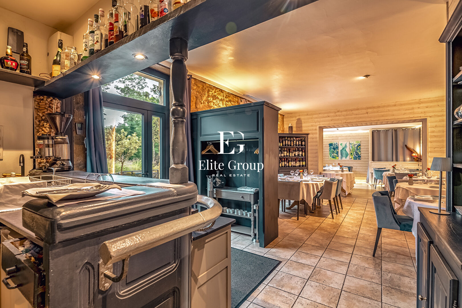 À VENDRE  Fonds+ Murs avec Licence IV au coeur de Sarlat-la-Canéda