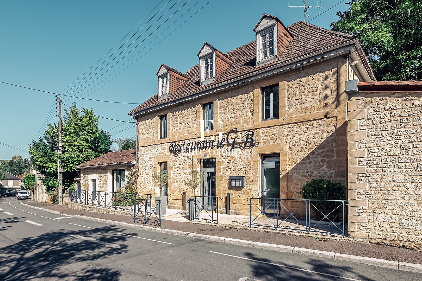 À VENDRE  Fonds+ Murs avec Licence IV au coeur de Sarlat-la-Canéda