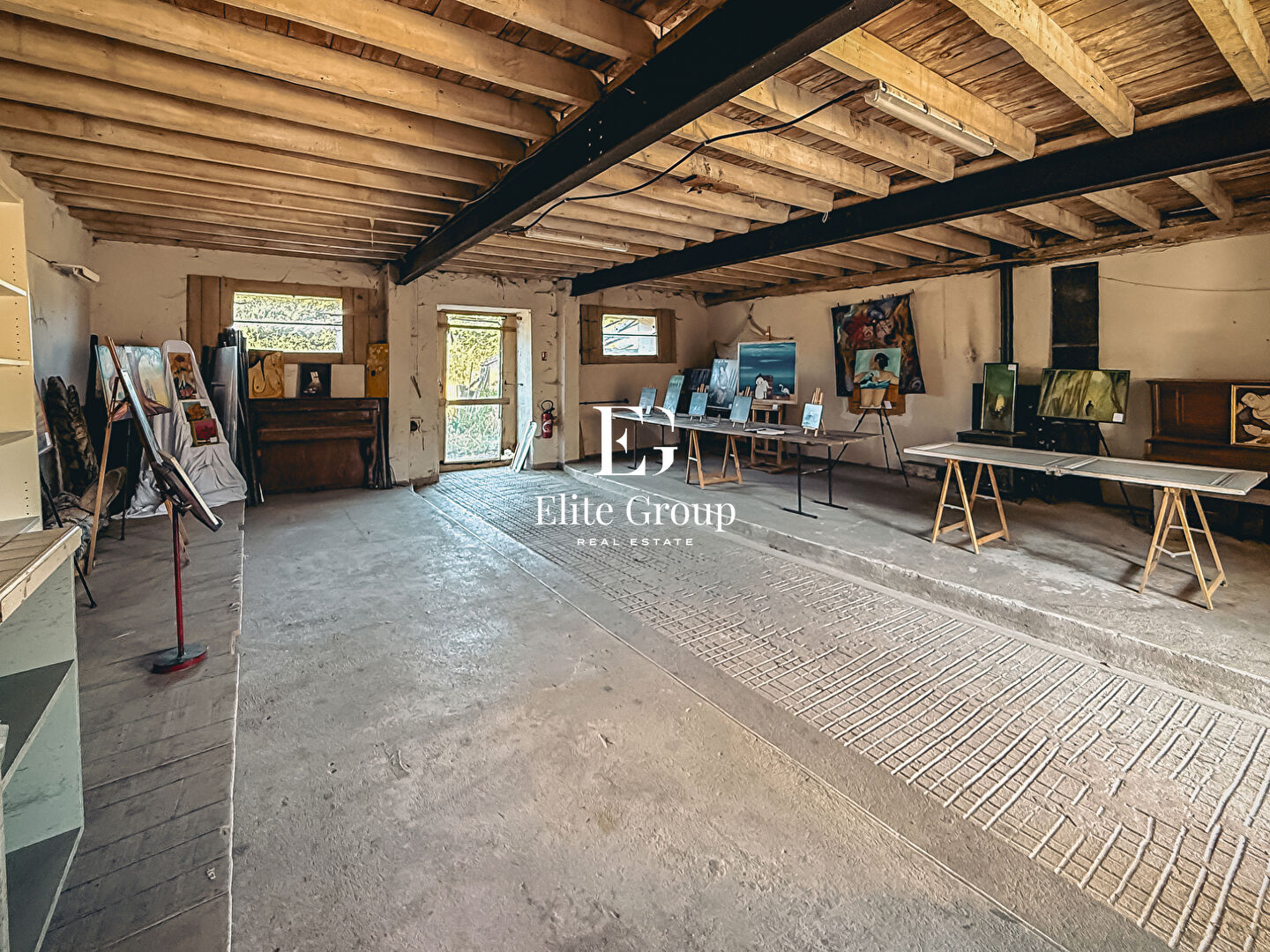 A VENDRE - GRANGE A RENOVER - GENAC-BIGNAC - 300M2