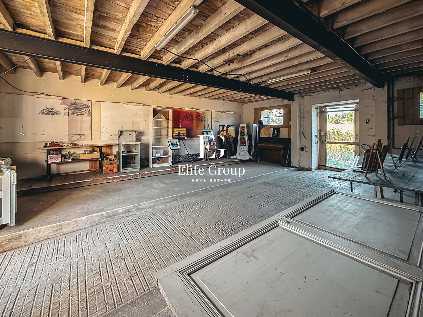 A VENDRE - GRANGE A RENOVER - GENAC-BIGNAC - 300M2