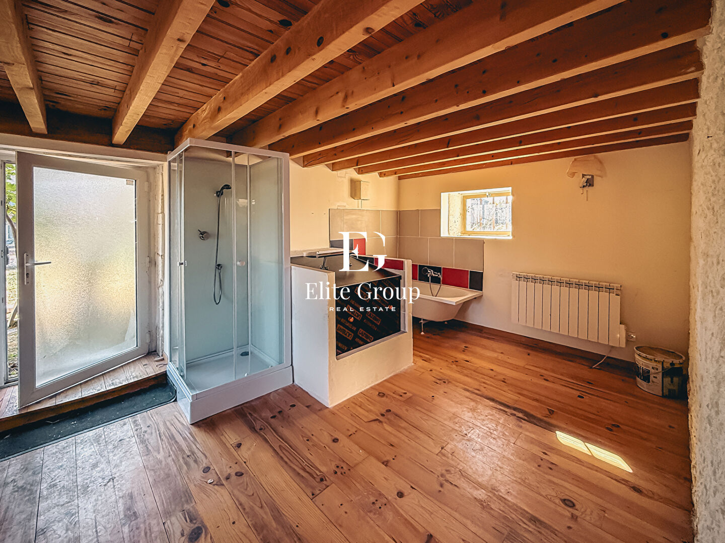 A VENDRE - GRANGE A RENOVER - GENAC-BIGNAC - 300M2