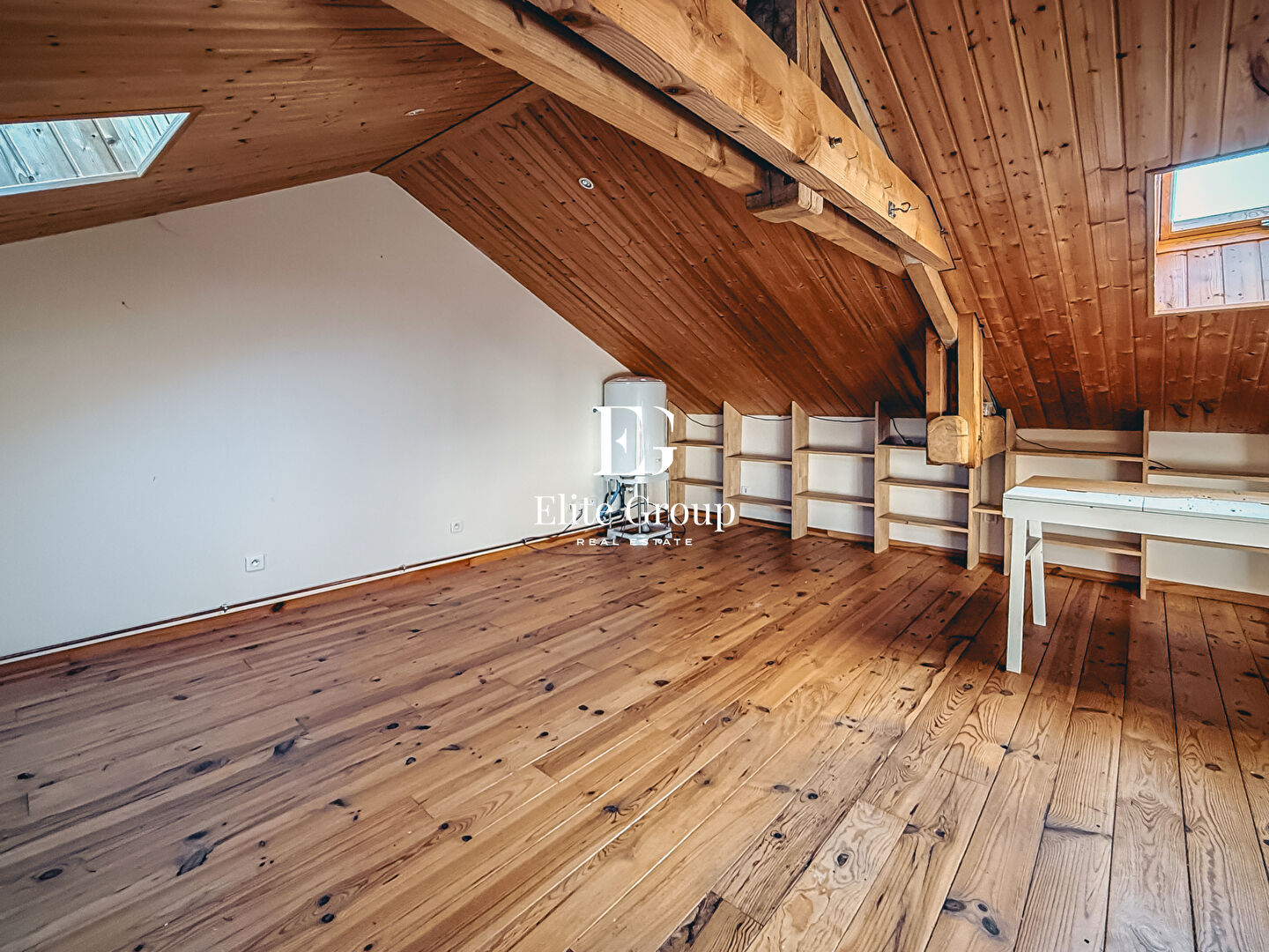 A VENDRE - GRANGE A RENOVER - GENAC-BIGNAC - 300M2