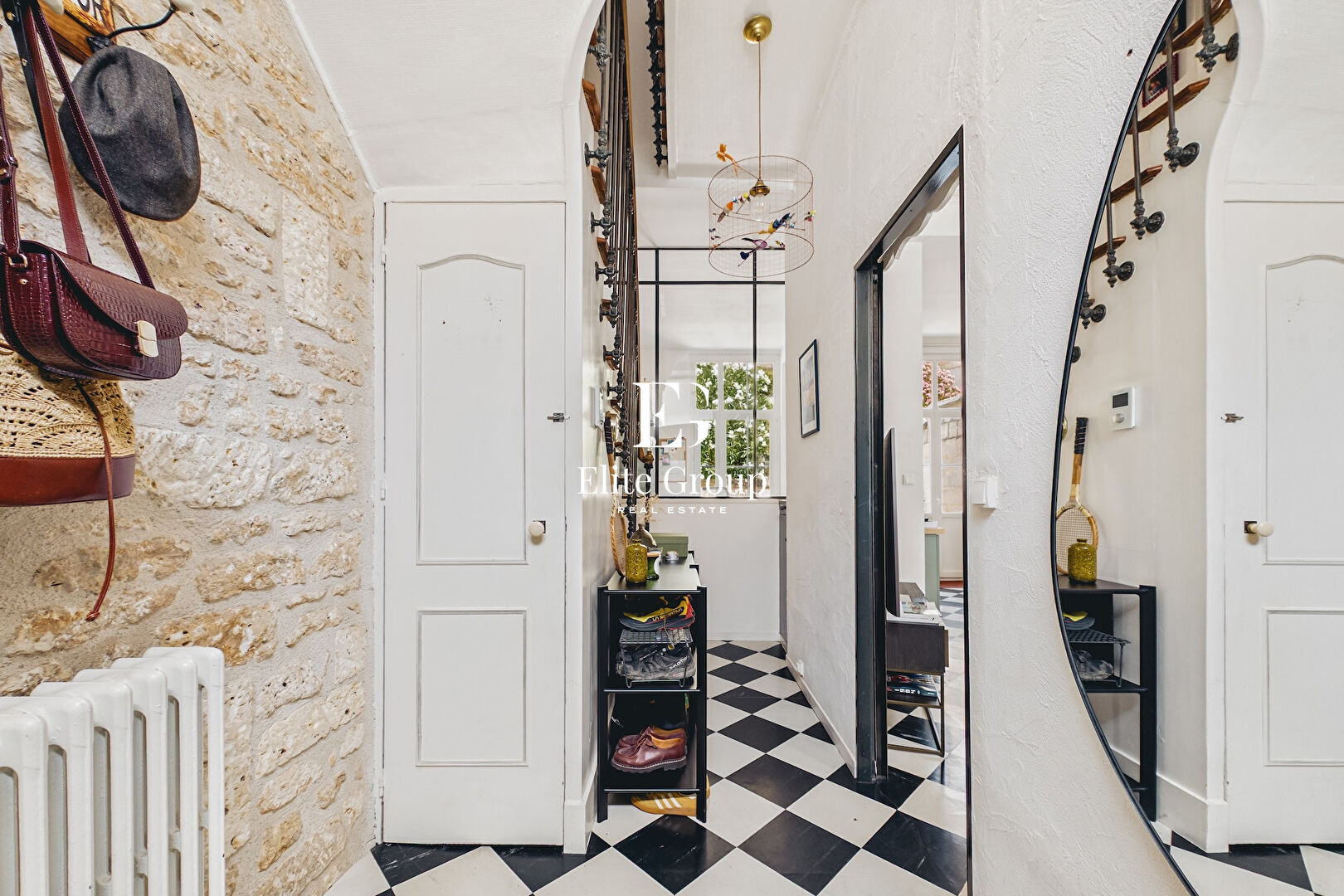 A VENDRE - ELEGANTE MAISON DE VILLE AVEC JARDIN - AU COEUR D'ANGOULEME - 4 PIECES - 110M2