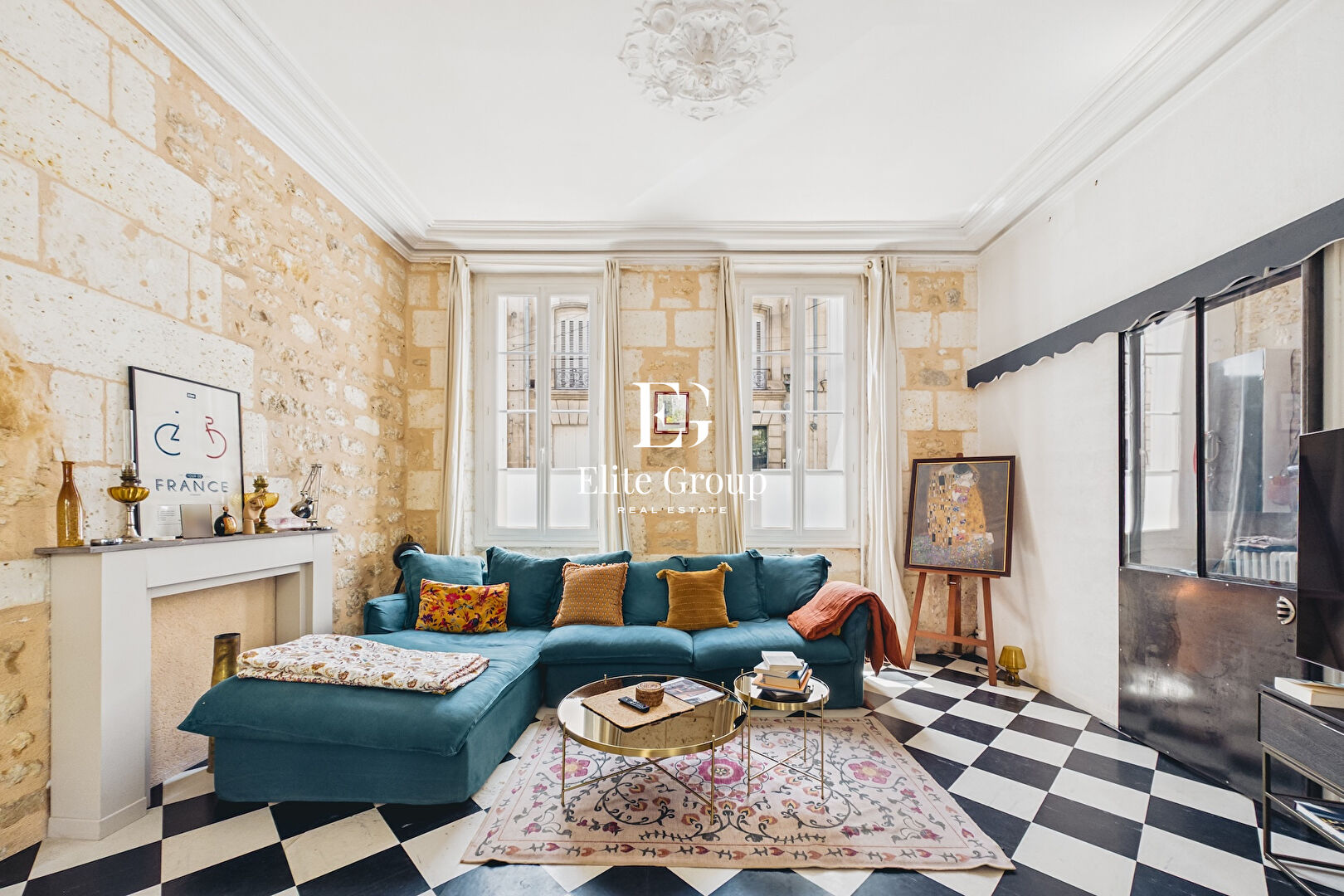 A VENDRE - ELEGANTE MAISON DE VILLE AVEC JARDIN - AU COEUR D'ANGOULEME - 4 PIECES - 110M2