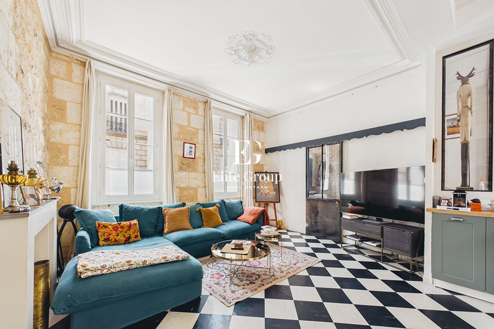 A VENDRE - ELEGANTE MAISON DE VILLE AVEC JARDIN - AU COEUR D'ANGOULEME - 4 PIECES - 110M2