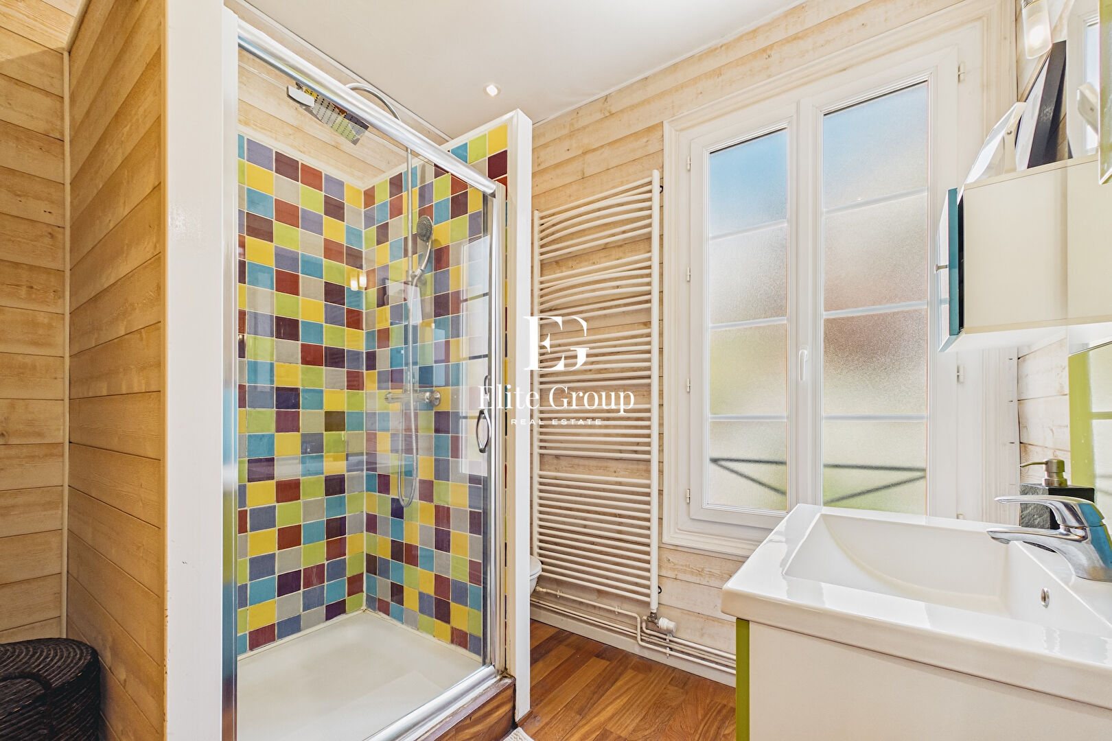 A VENDRE - ELEGANTE MAISON DE VILLE AVEC JARDIN - AU COEUR D'ANGOULEME - 4 PIECES - 110M2