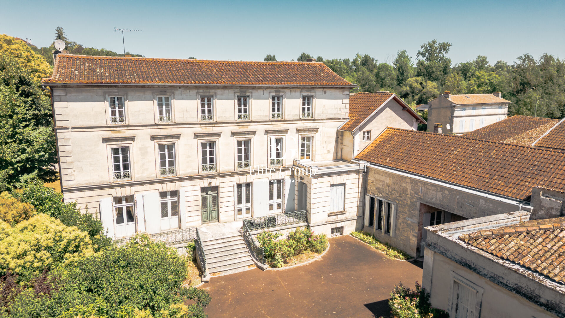 Image de l'annonce À VENDRE PROPRIÉTÉ D'EXCEPTION 547 M²  CHATEAUNEUF SUR CHARENTE