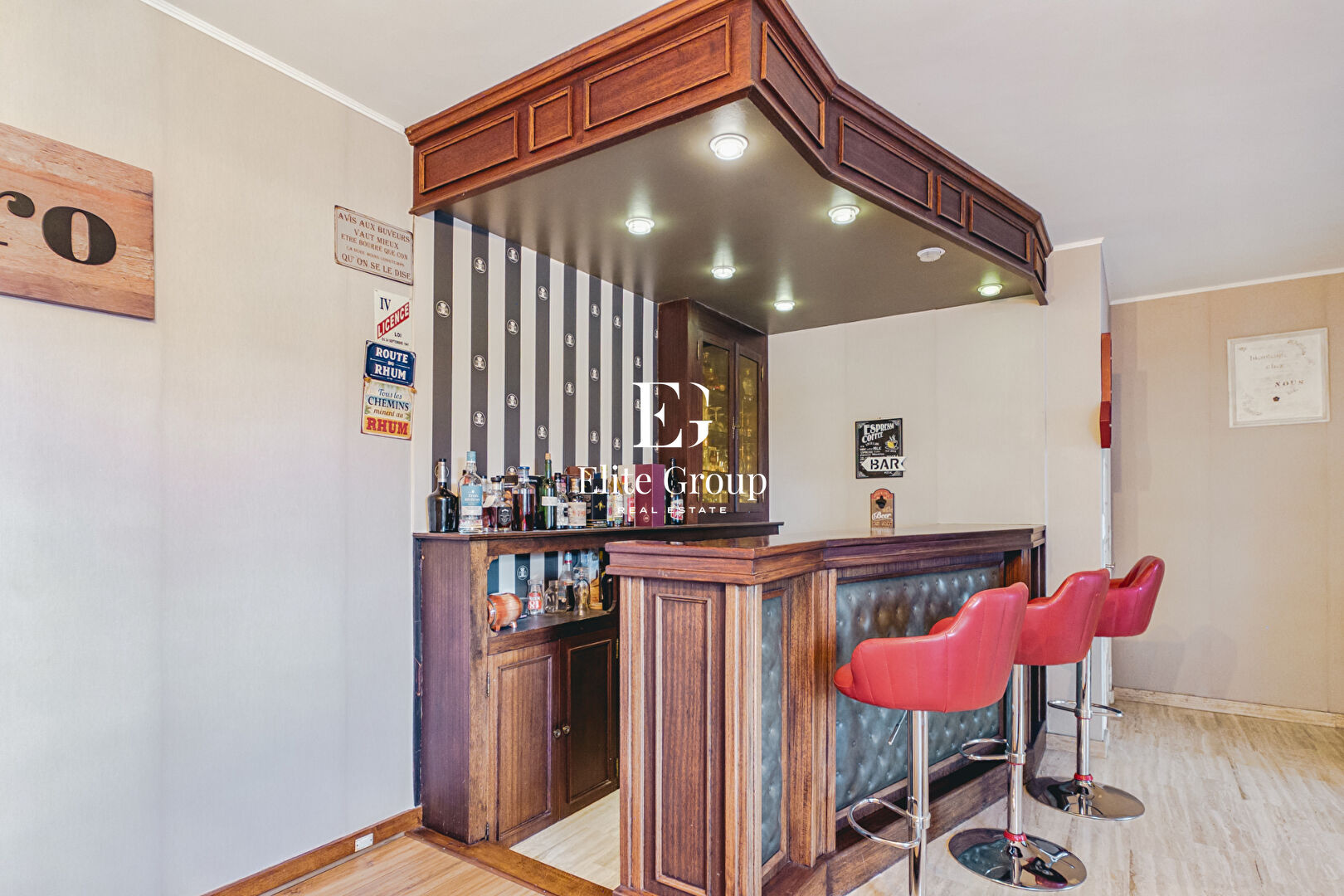 À VENDRE MAISON 8 PIECES 340 M² LINARS