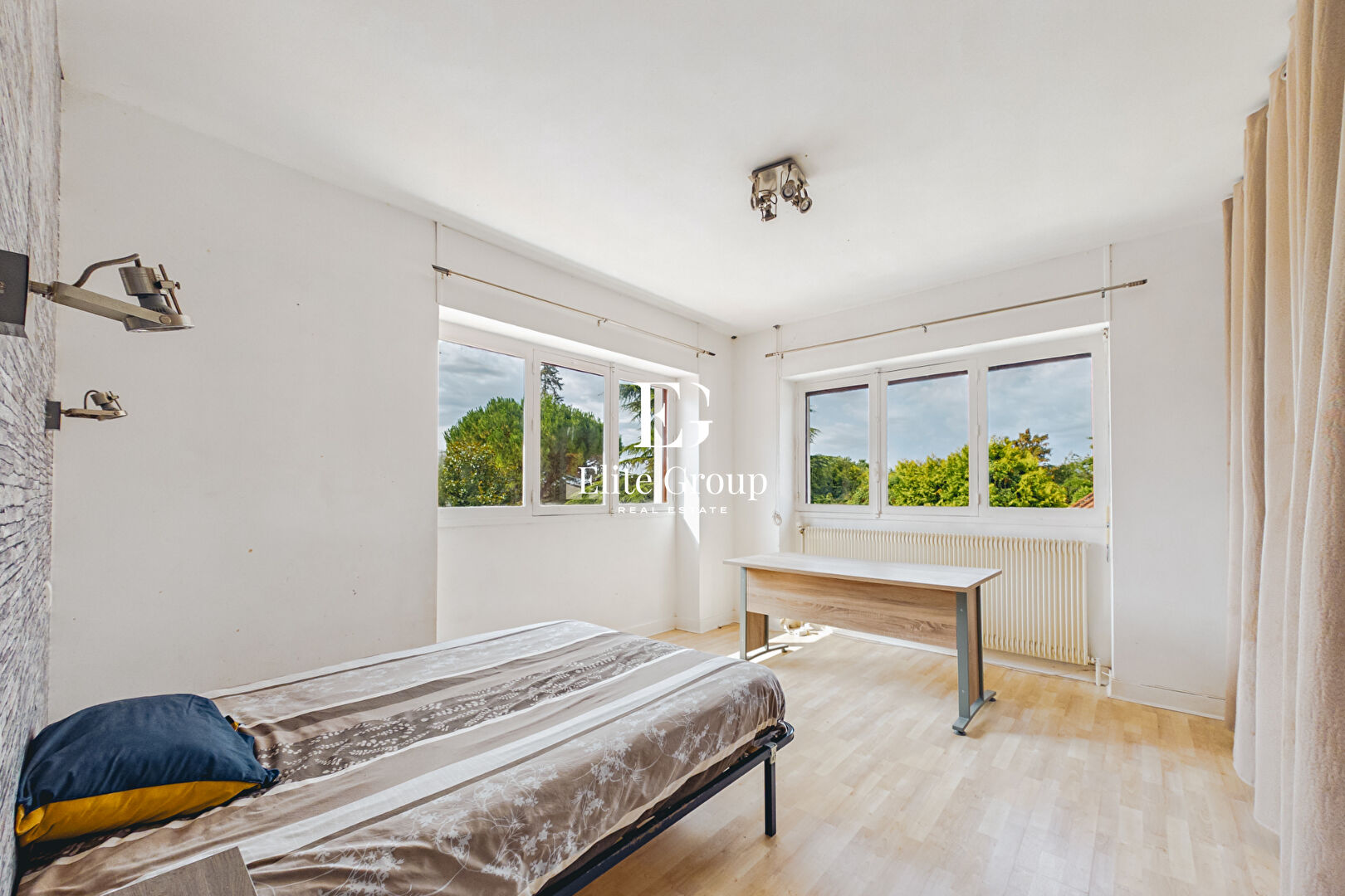 À VENDRE MAISON 8 PIECES 340 M² LINARS