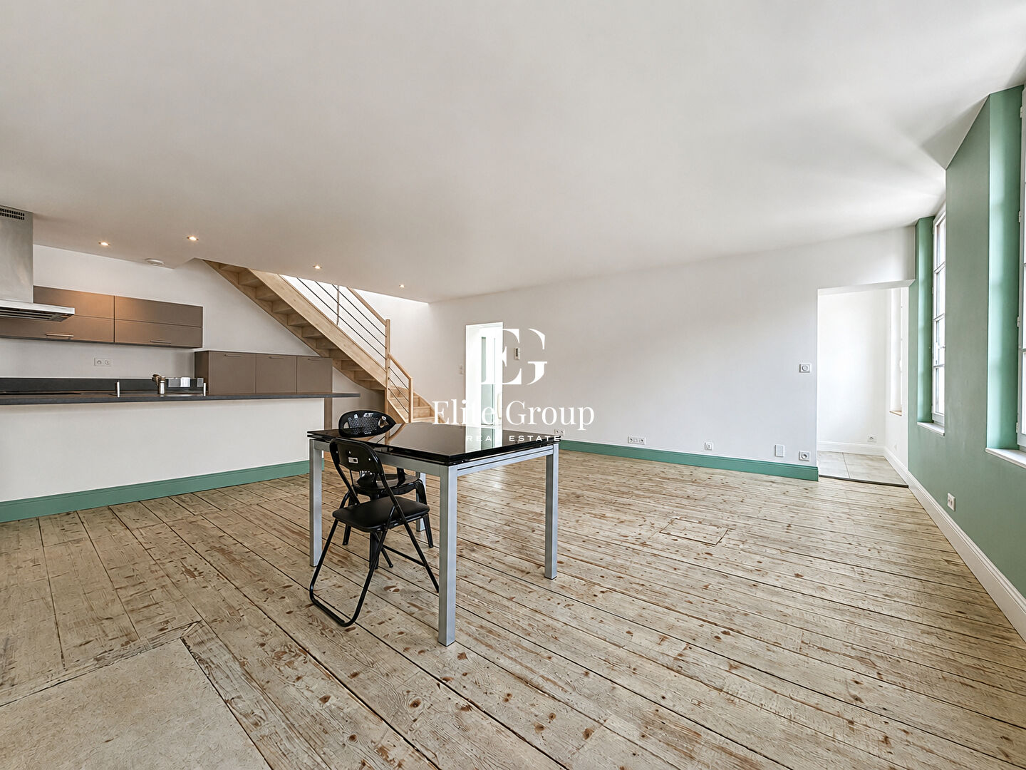 Élégant appartement esprit maison de ville avec terrasse sur les toits