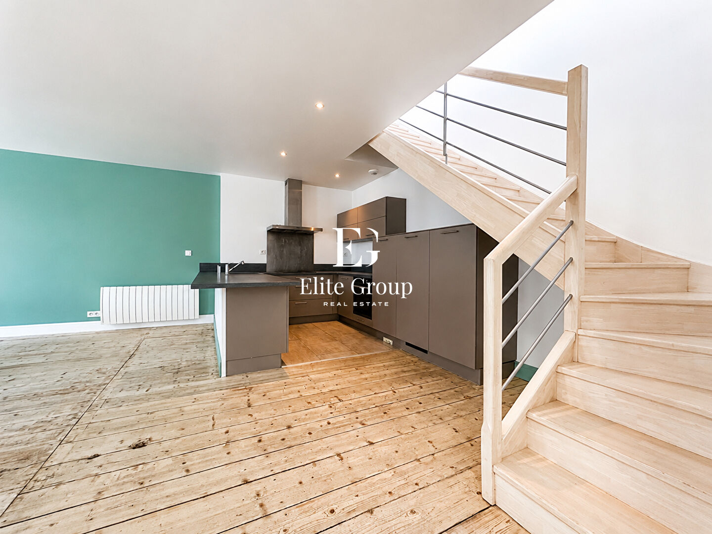 Élégant appartement esprit maison de ville avec terrasse sur les toits