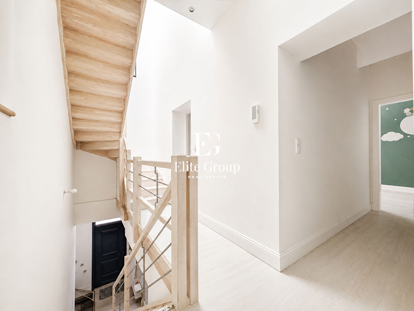 Élégant appartement esprit maison de ville avec terrasse sur les toits