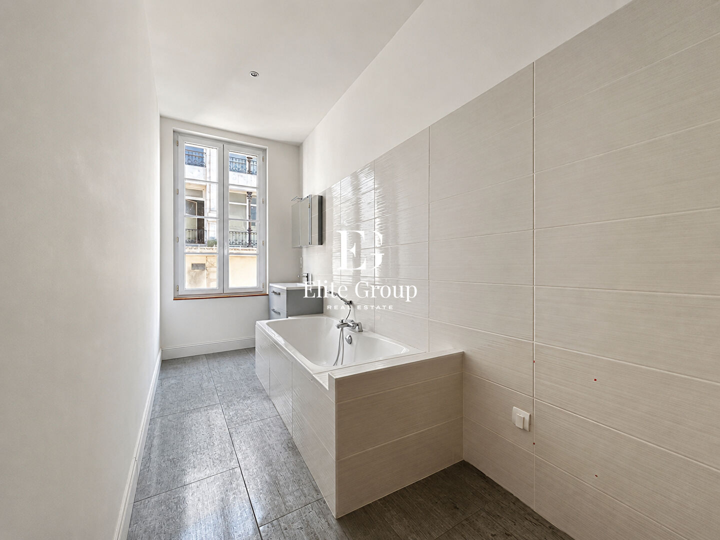 Élégant appartement esprit maison de ville avec terrasse sur les toits