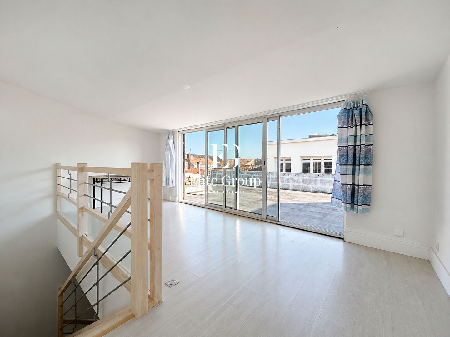 Élégant appartement esprit maison de ville avec terrasse sur les toits