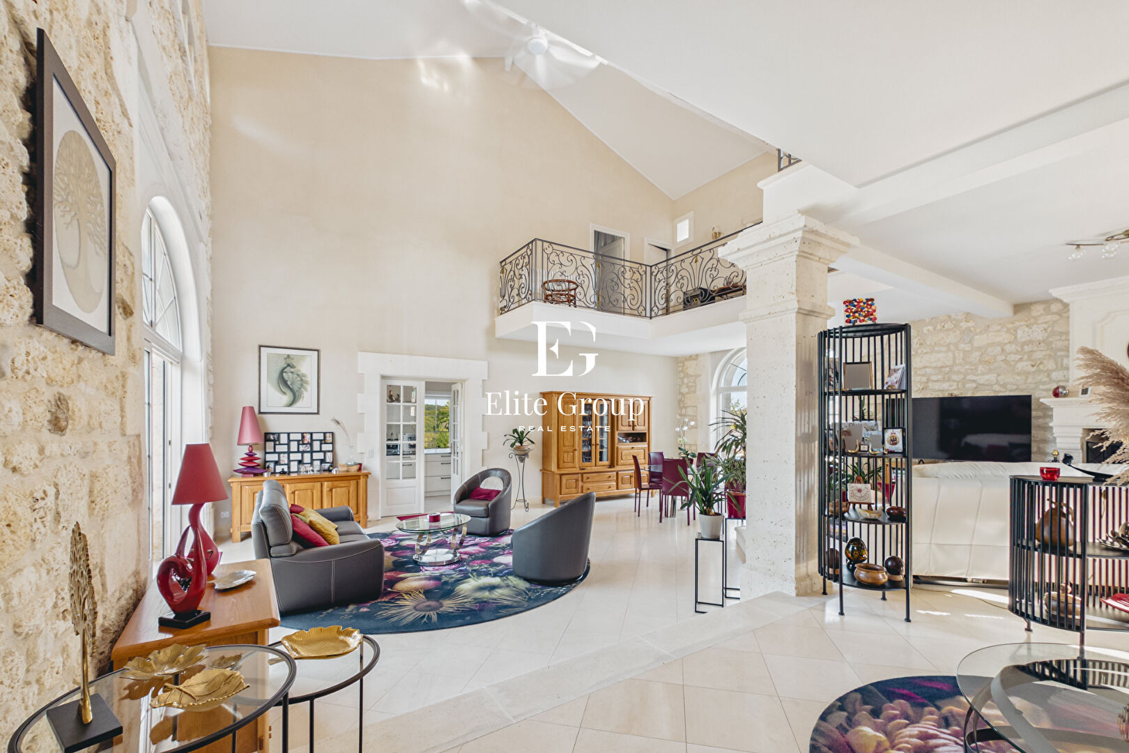 MAGNIFIQUE MAISON CHARENTAISE AUX PORTES D'ANGOULEME