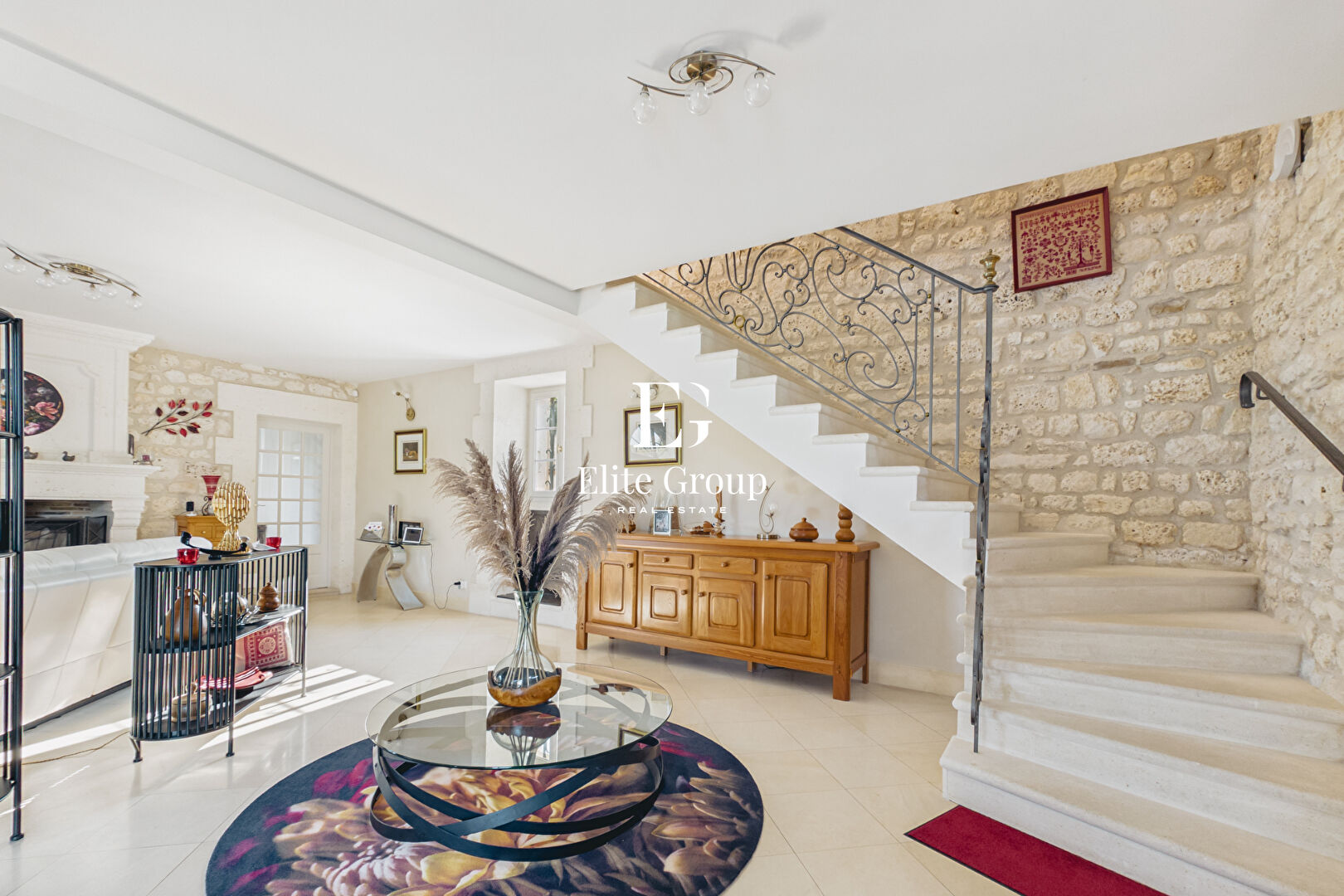 MAGNIFIQUE MAISON CHARENTAISE AUX PORTES D'ANGOULEME