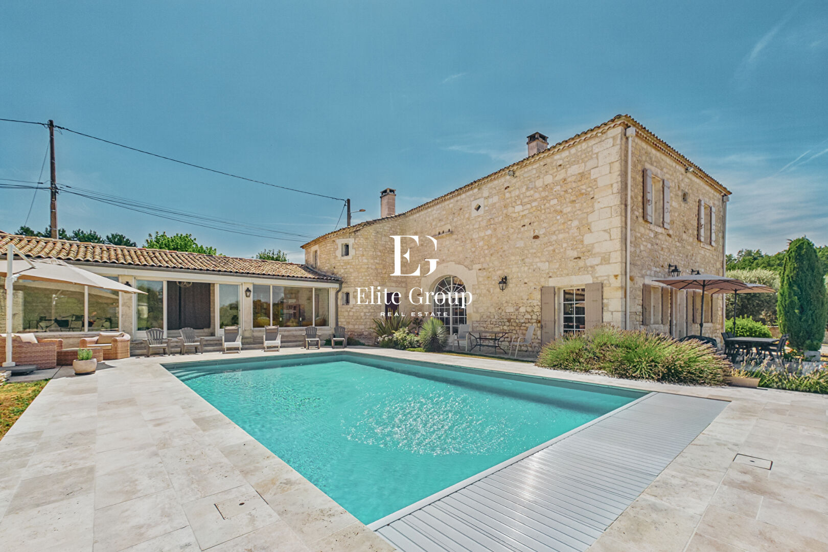 MAGNIFIQUE MAISON CHARENTAISE AUX PORTES D'ANGOULEME