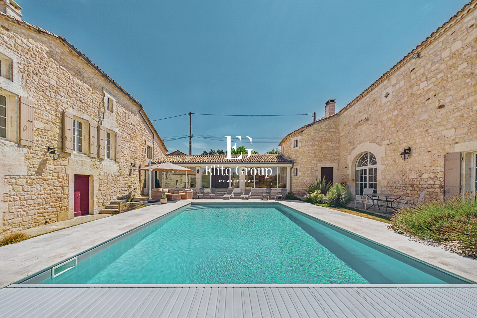 MAGNIFIQUE MAISON CHARENTAISE AUX PORTES D'ANGOULEME