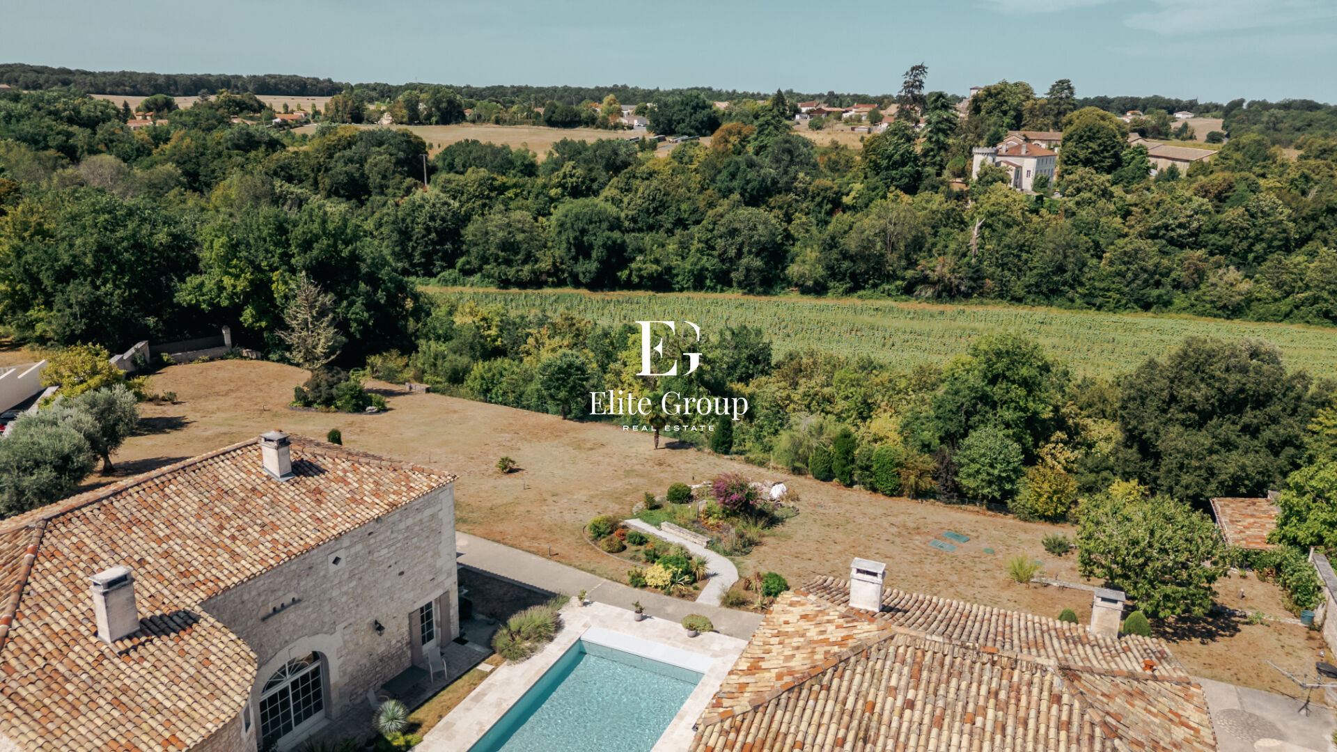 MAGNIFIQUE MAISON CHARENTAISE AUX PORTES D'ANGOULEME