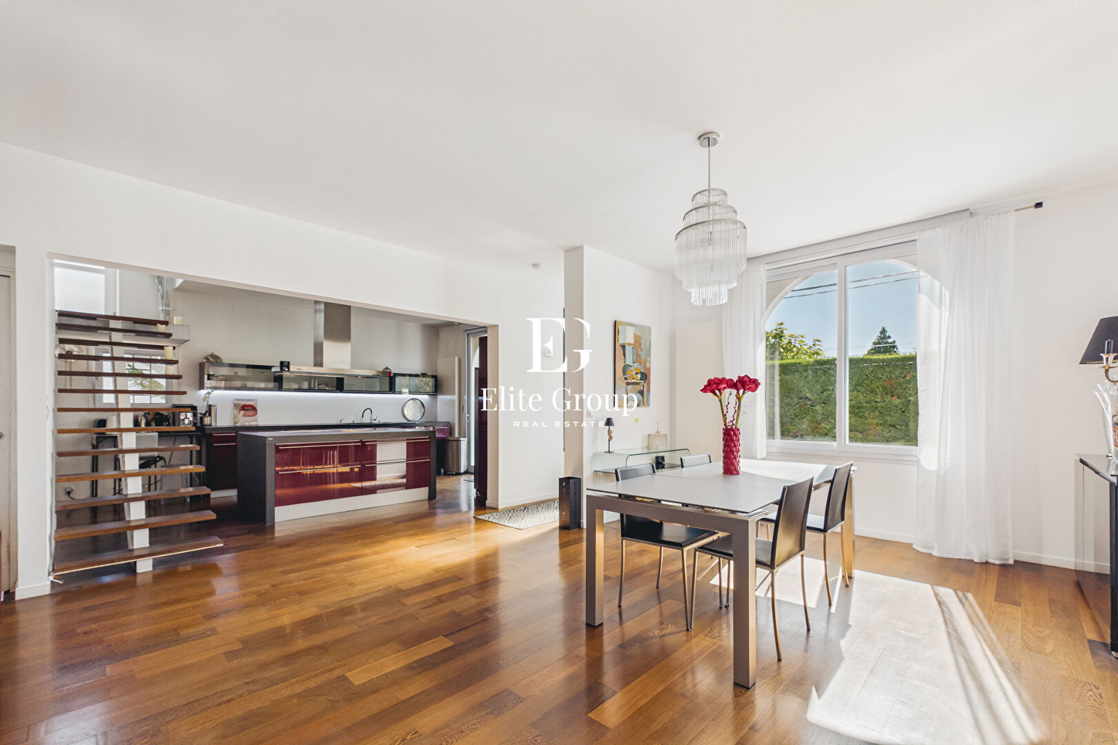 MAGNIFIQUE MAISON DES ANNES 50 A ROYAN - 218 M2 - 6 PIÈCES