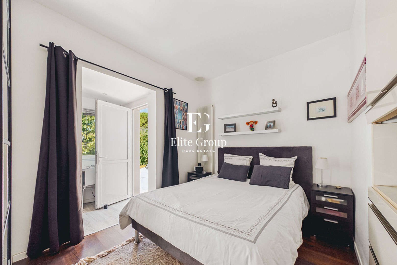 MAGNIFIQUE MAISON DES ANNES 50 A ROYAN - 218 M2 - 6 PIÈCES