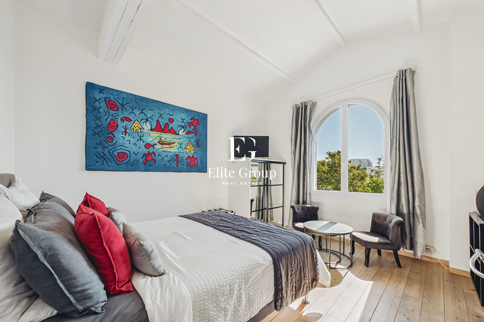 MAGNIFIQUE MAISON DES ANNES 50 A ROYAN - 218 M2 - 6 PIÈCES