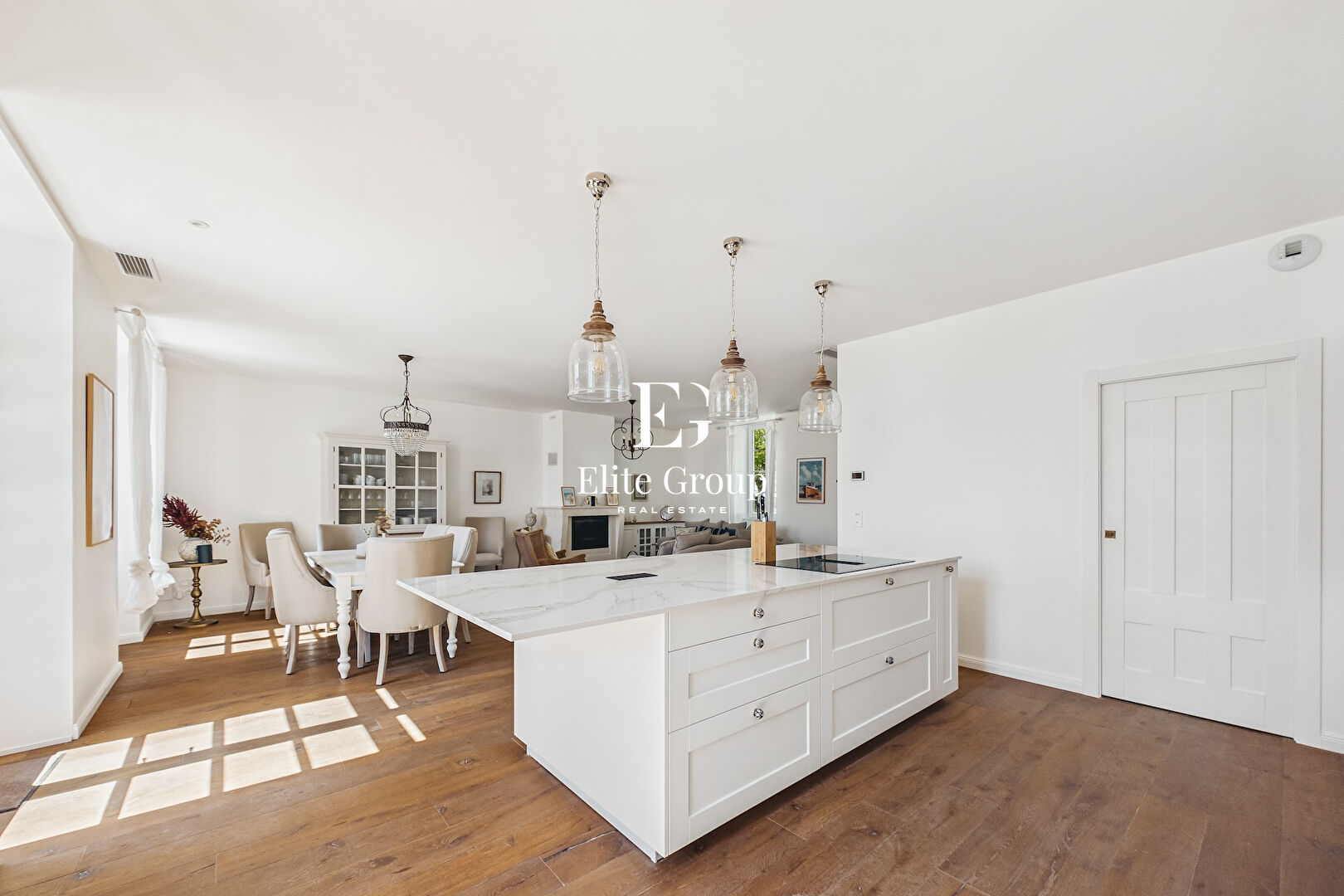 À VENDRE DEMEURE DE PRESTIGE À SAINTE-MARIE-DE-RÉ - 305M2