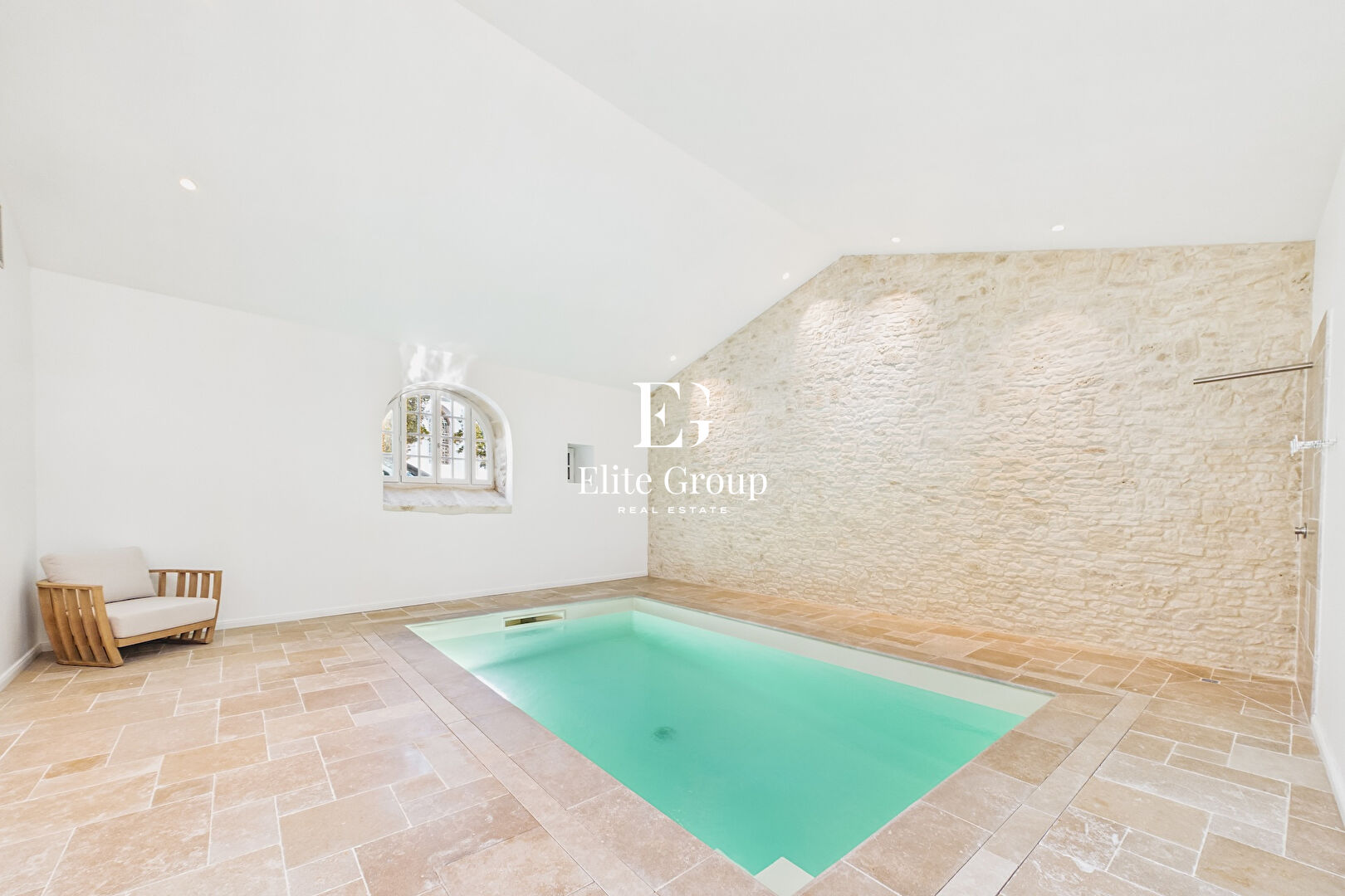 À VENDRE DEMEURE DE PRESTIGE À SAINTE-MARIE-DE-RÉ - 305M2