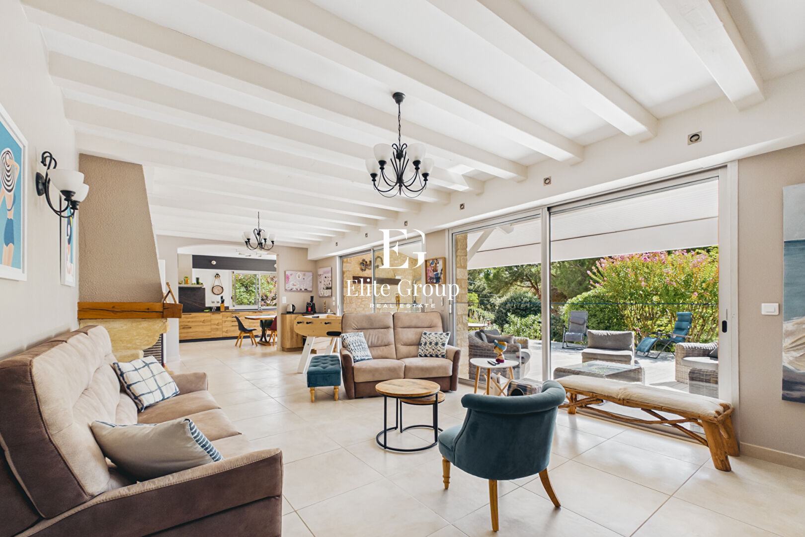 MAGNIFIQUE VILLA AU BORD DE MER