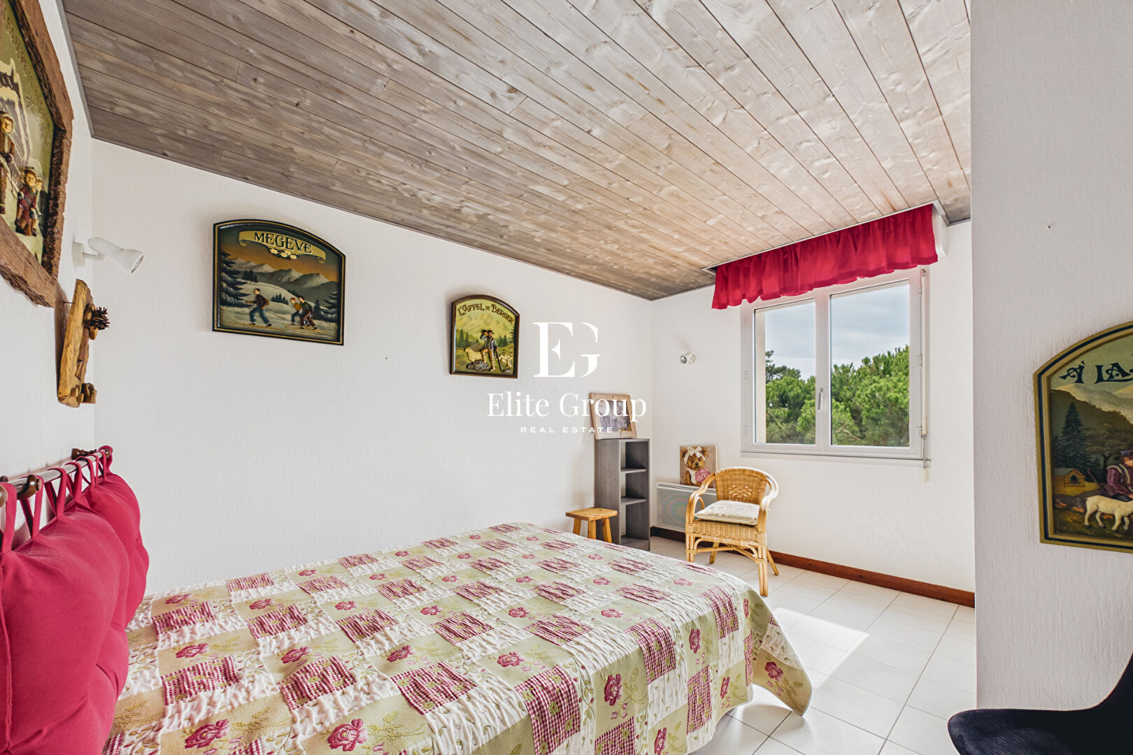 MAGNIFIQUE VILLA AU BORD DE MER