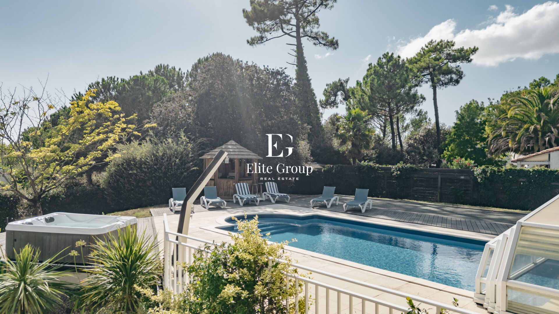 MAGNIFIQUE VILLA AU BORD DE MER