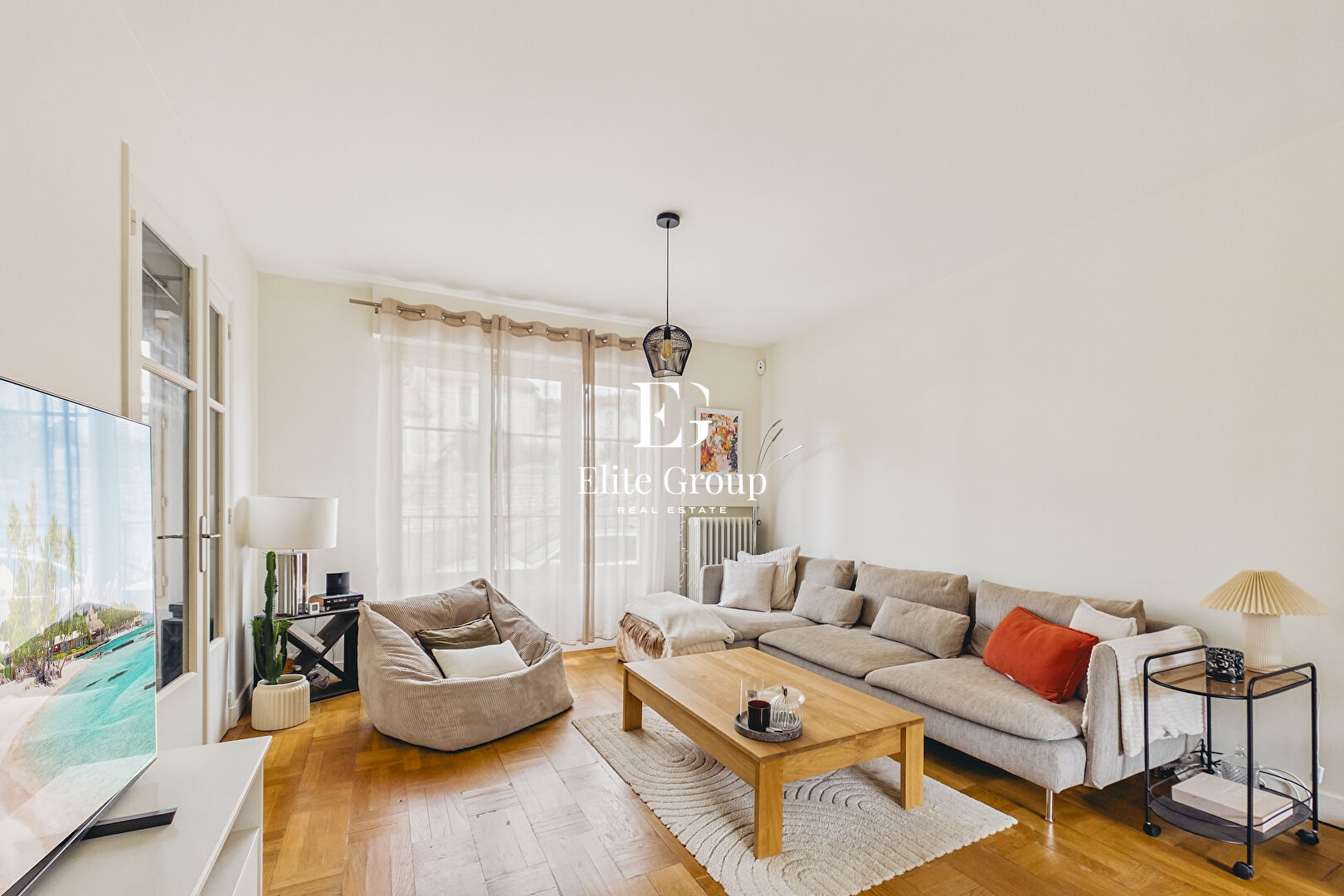 A VENDRE - ELEGANTE MAISON DE VILLE - PROCHE CENTRE-VILLE - 4 PIECES - 98 M2