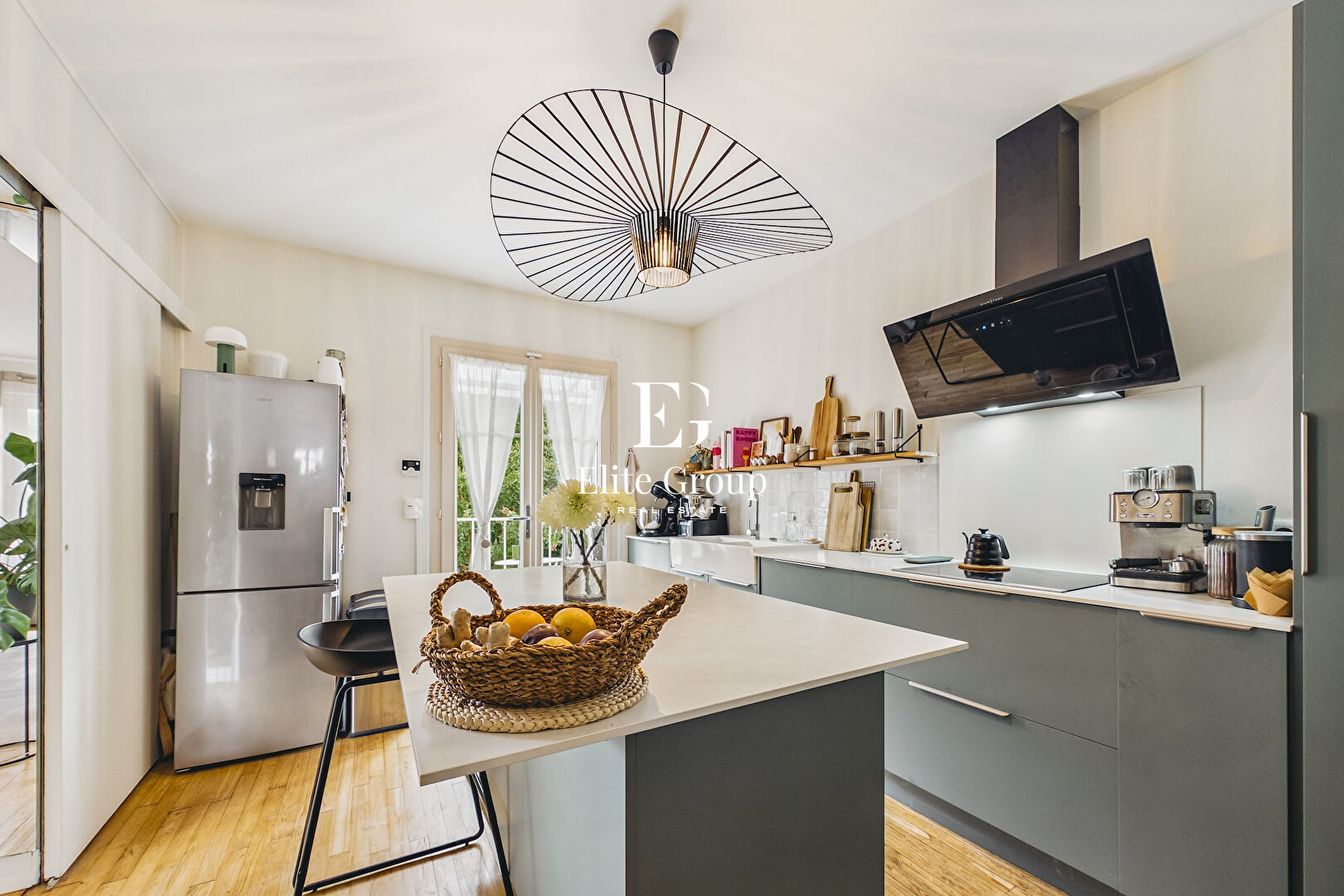 A VENDRE - ELEGANTE MAISON DE VILLE - PROCHE CENTRE-VILLE - 4 PIECES - 98 M2