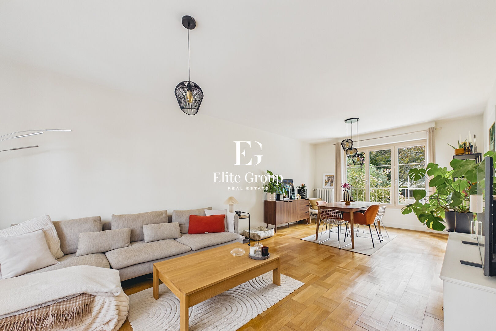 A VENDRE - ELEGANTE MAISON DE VILLE - PROCHE CENTRE-VILLE - 4 PIECES - 98 M2