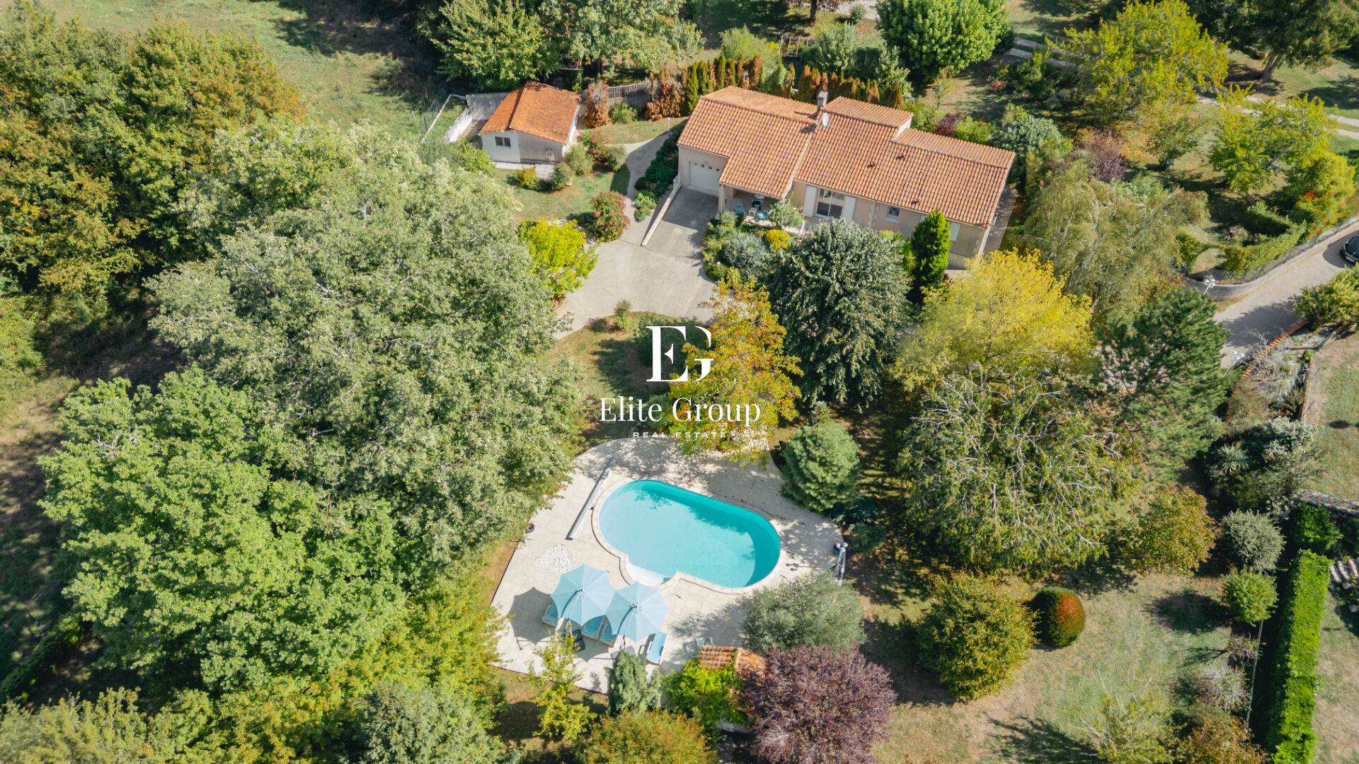 MAISON DE PLAIN-PIED SUR PARC ARBORÉ DE PRÈS DE 5000 M² PROCHE D'ANGOULEME