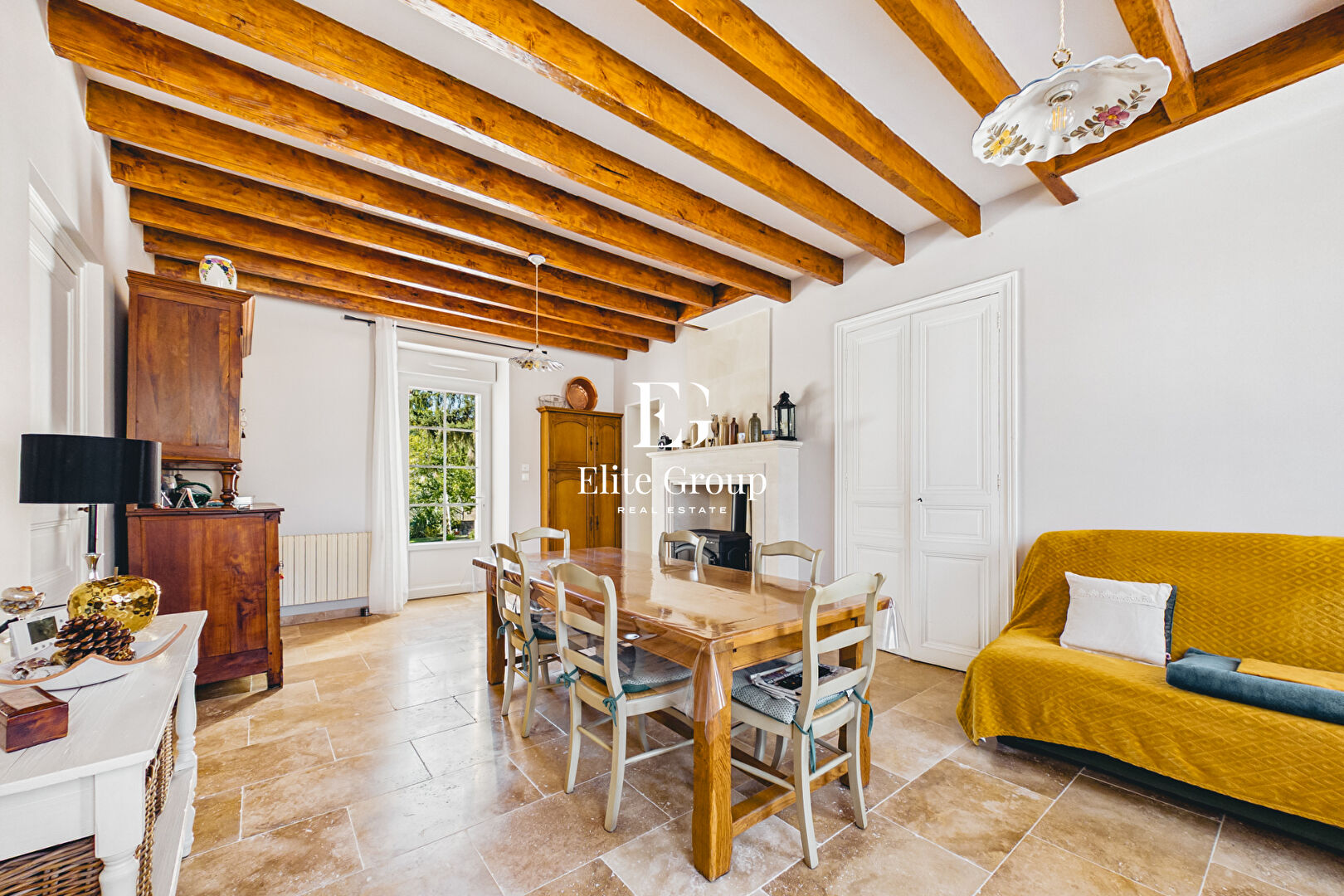 PROPRIETE DE CARACTERE AUX PORTES D'ANGOULEME