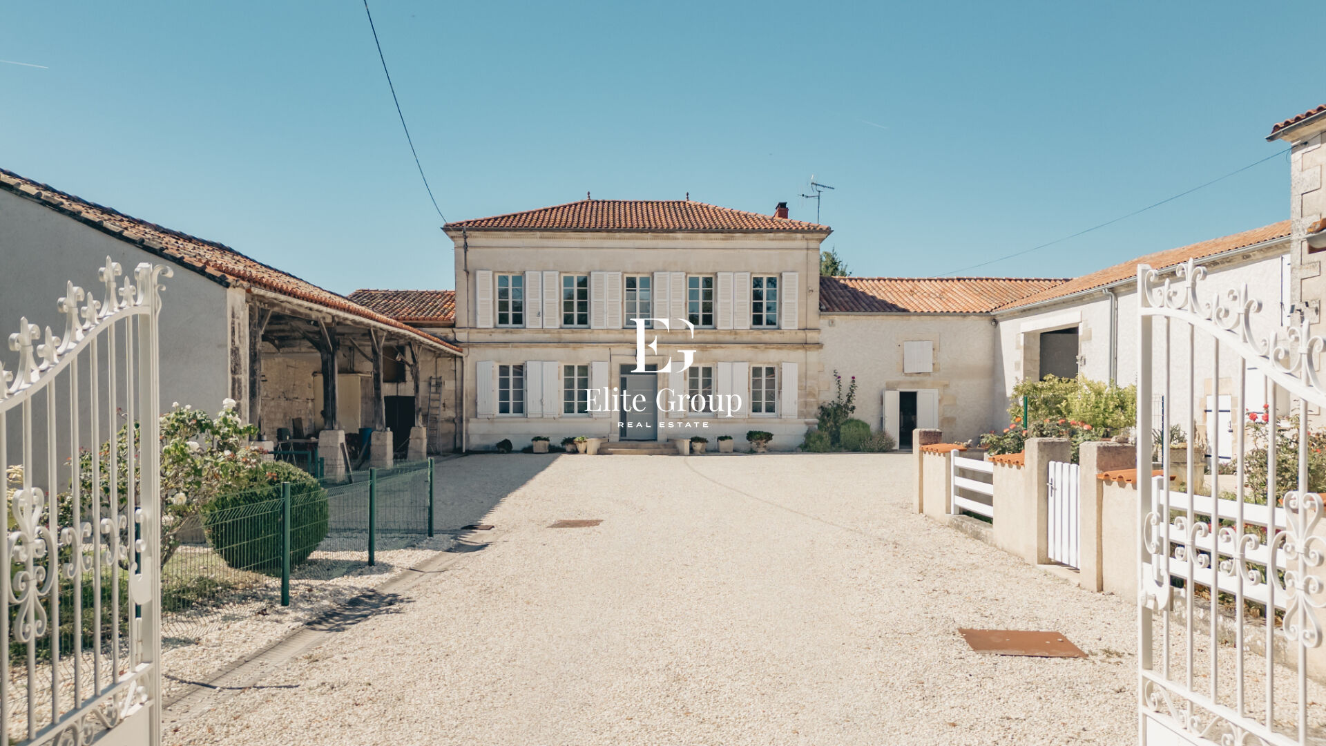 PROPRIETE DE CARACTERE AUX PORTES D'ANGOULEME