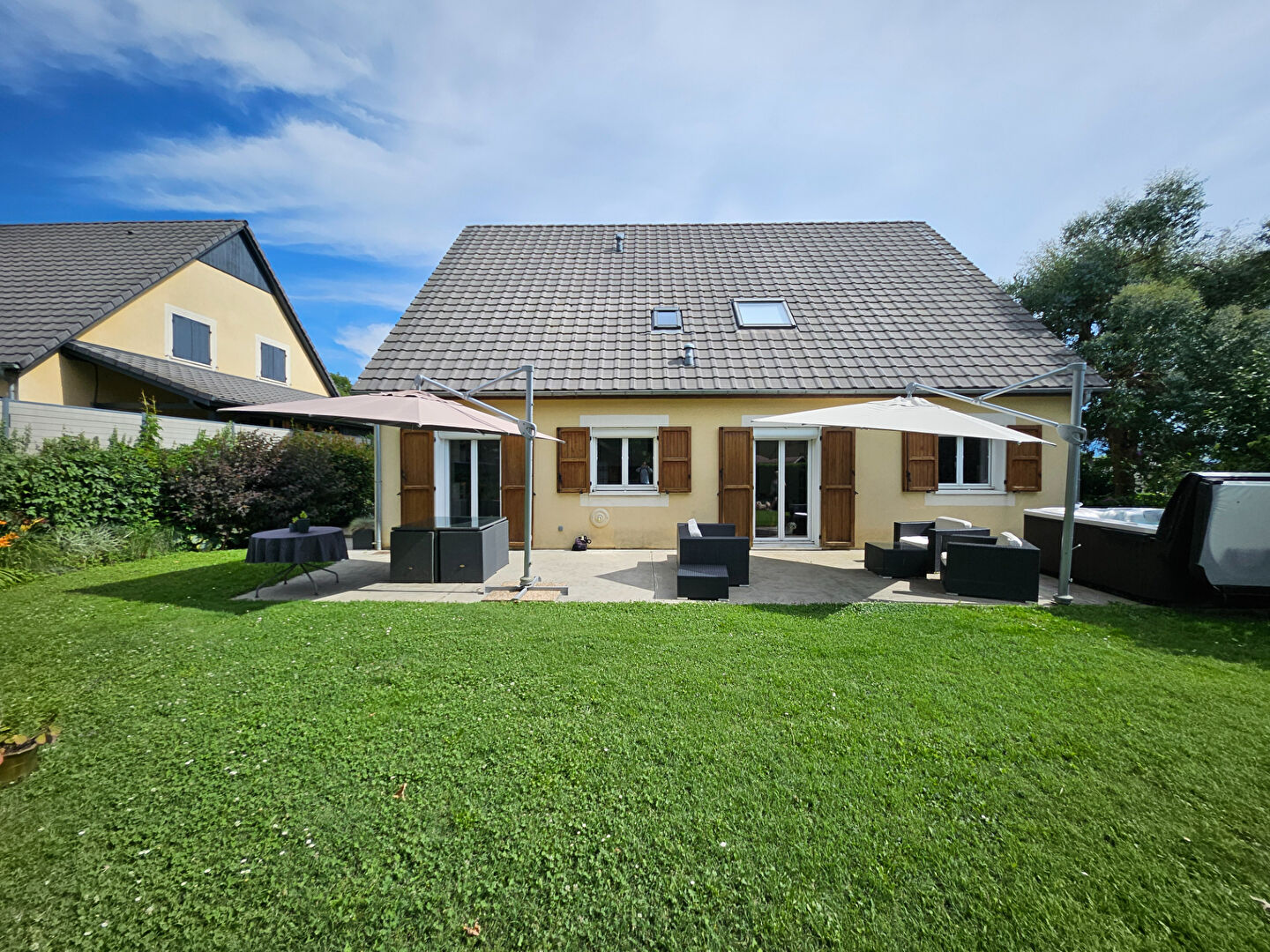 Maison Chambery 7 pièce(s) 168 m2 - 778 m² de terrain