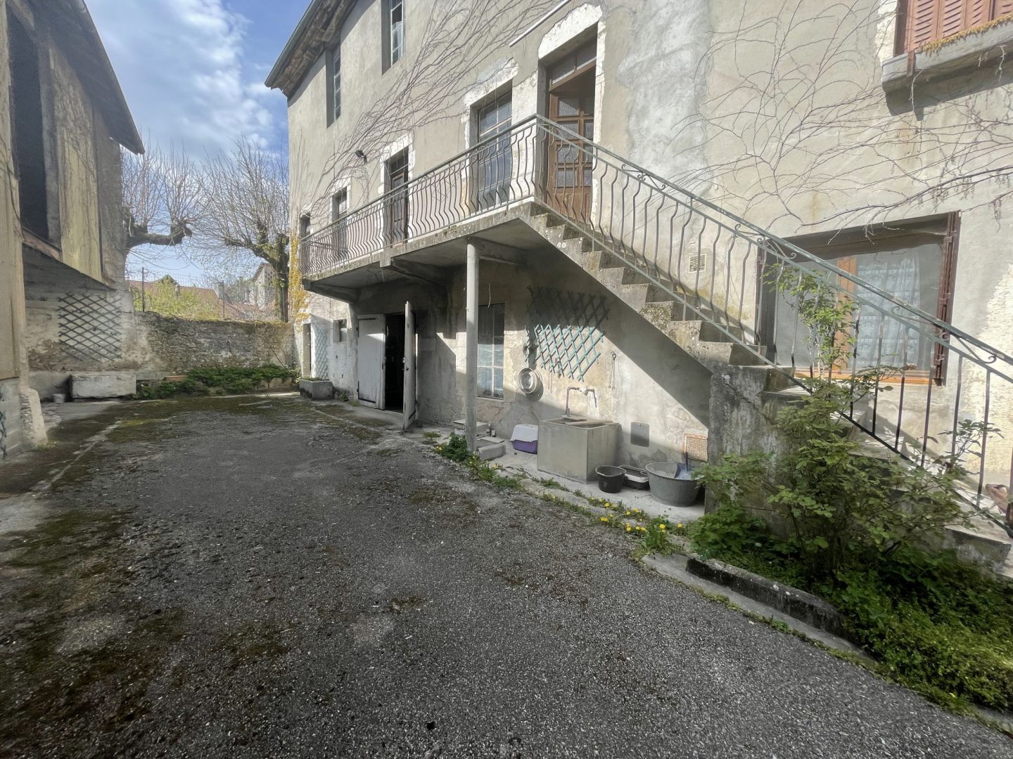 Maison de 570 m² à Yenne (73170) - référence NC