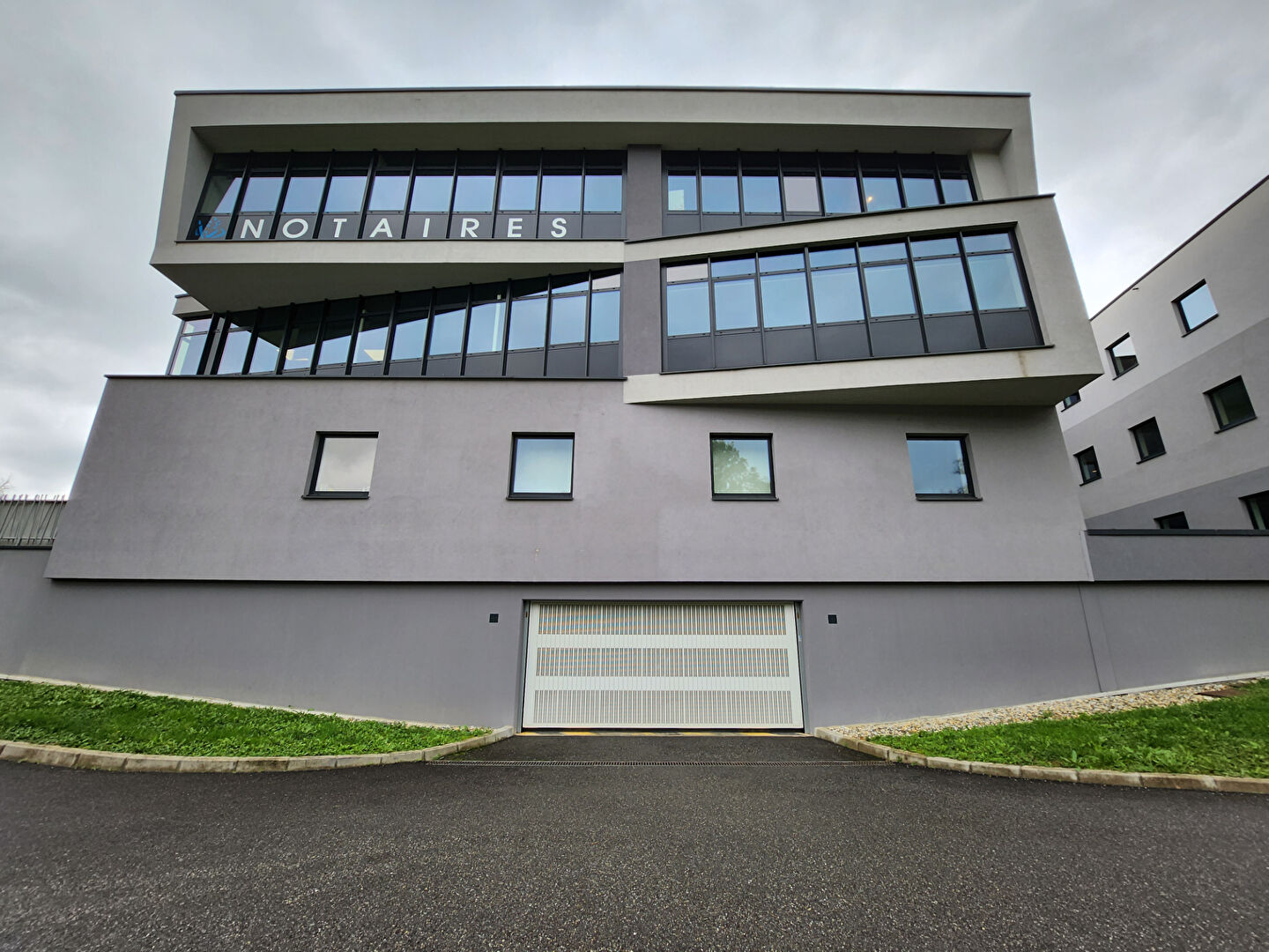 Local professionnel et salle d'archives - 66m2 Challes-les-Eaux