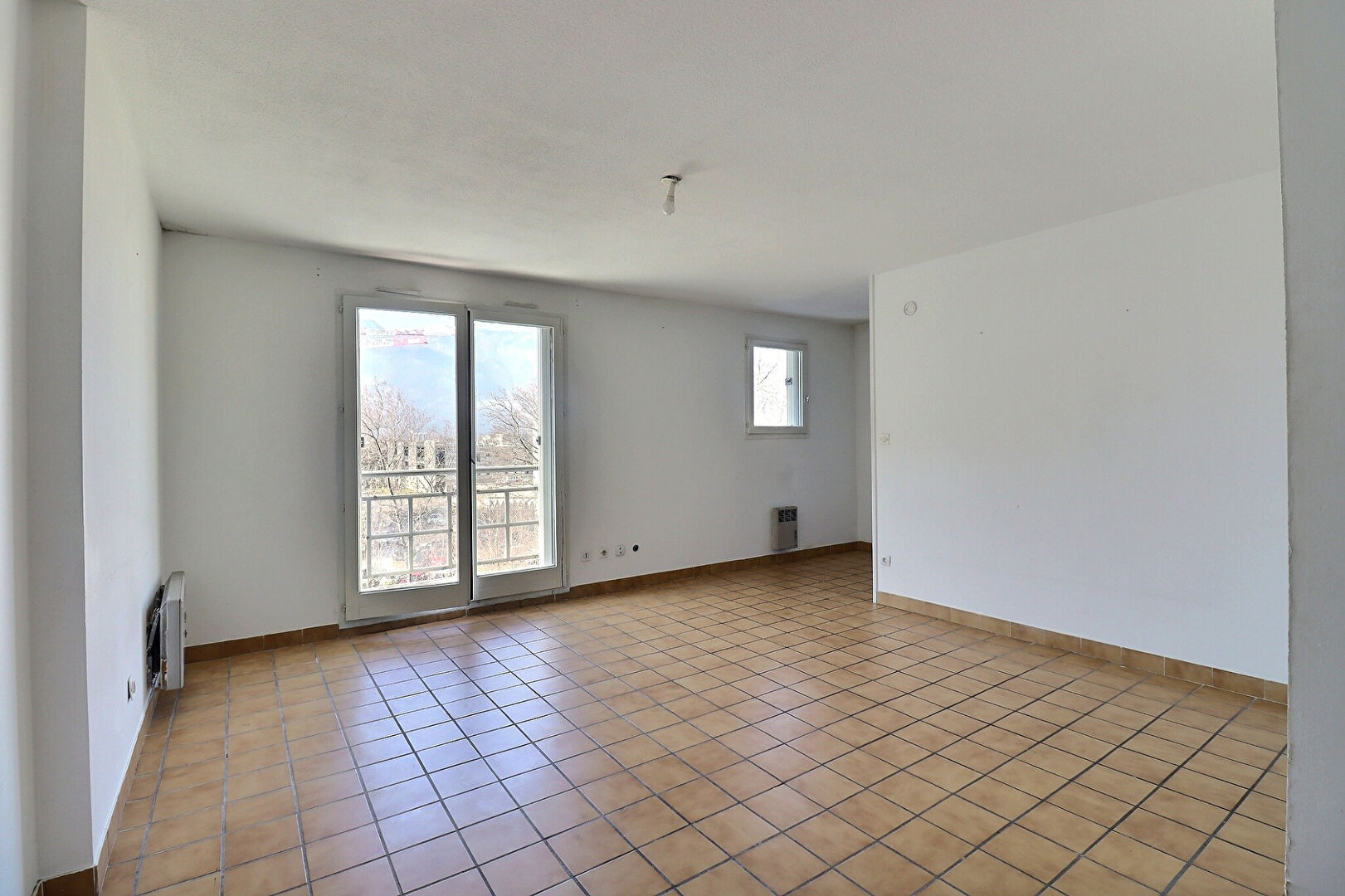 Appartement Grenoble 1 pièce(s) avec balcon et stationnement