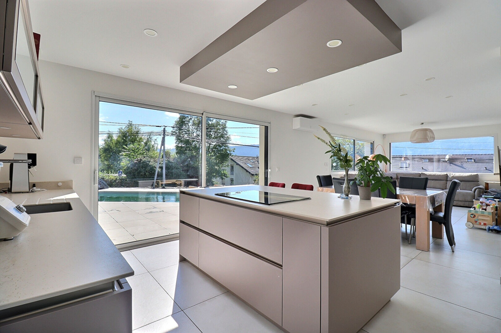 Maison 6 pièces de 138.71 m² à Sonnaz (73000) - référence 543