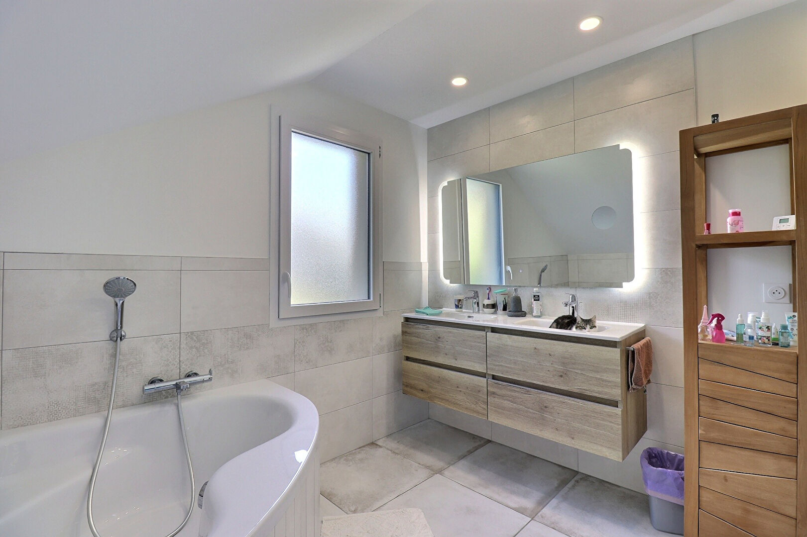 Maison 6 pièces de 138.71 m² à Sonnaz (73000) - référence 543