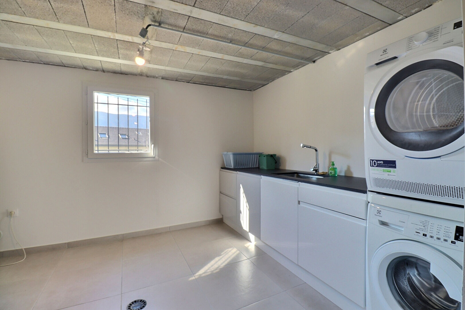 Maison 6 pièces de 138.71 m² à Sonnaz (73000) - référence 543