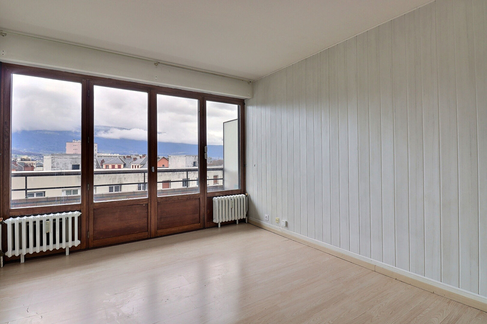 Appartement 2 pièces de 53.29 m² à Chambery (73000) - référence 1015