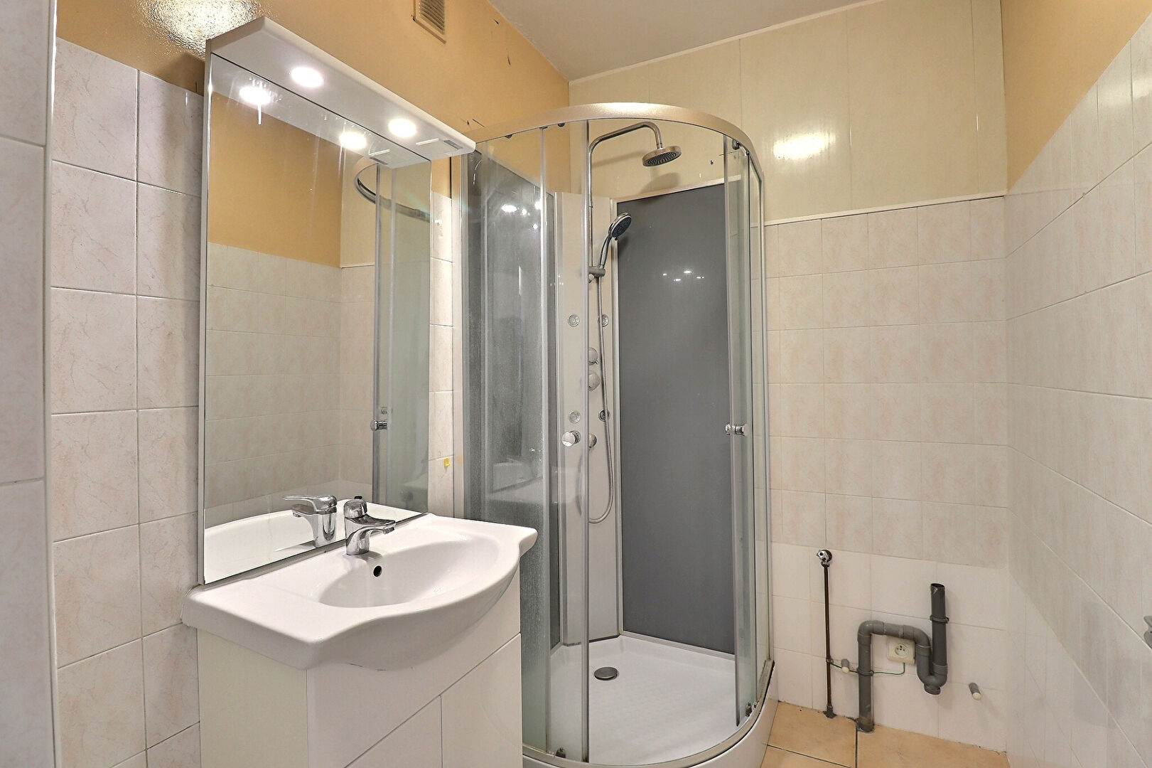 Appartement 2 pièces de 53.29 m² à Chambery (73000) - référence 1015