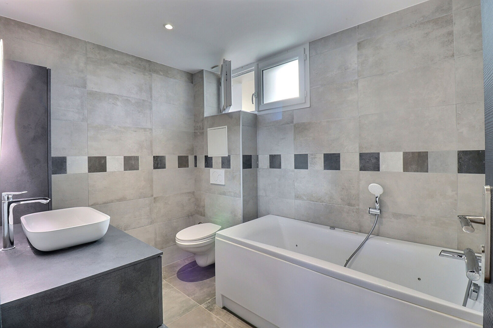 Maison 7 pièces de 153.45 m² à Chambery (73000) - référence 1040