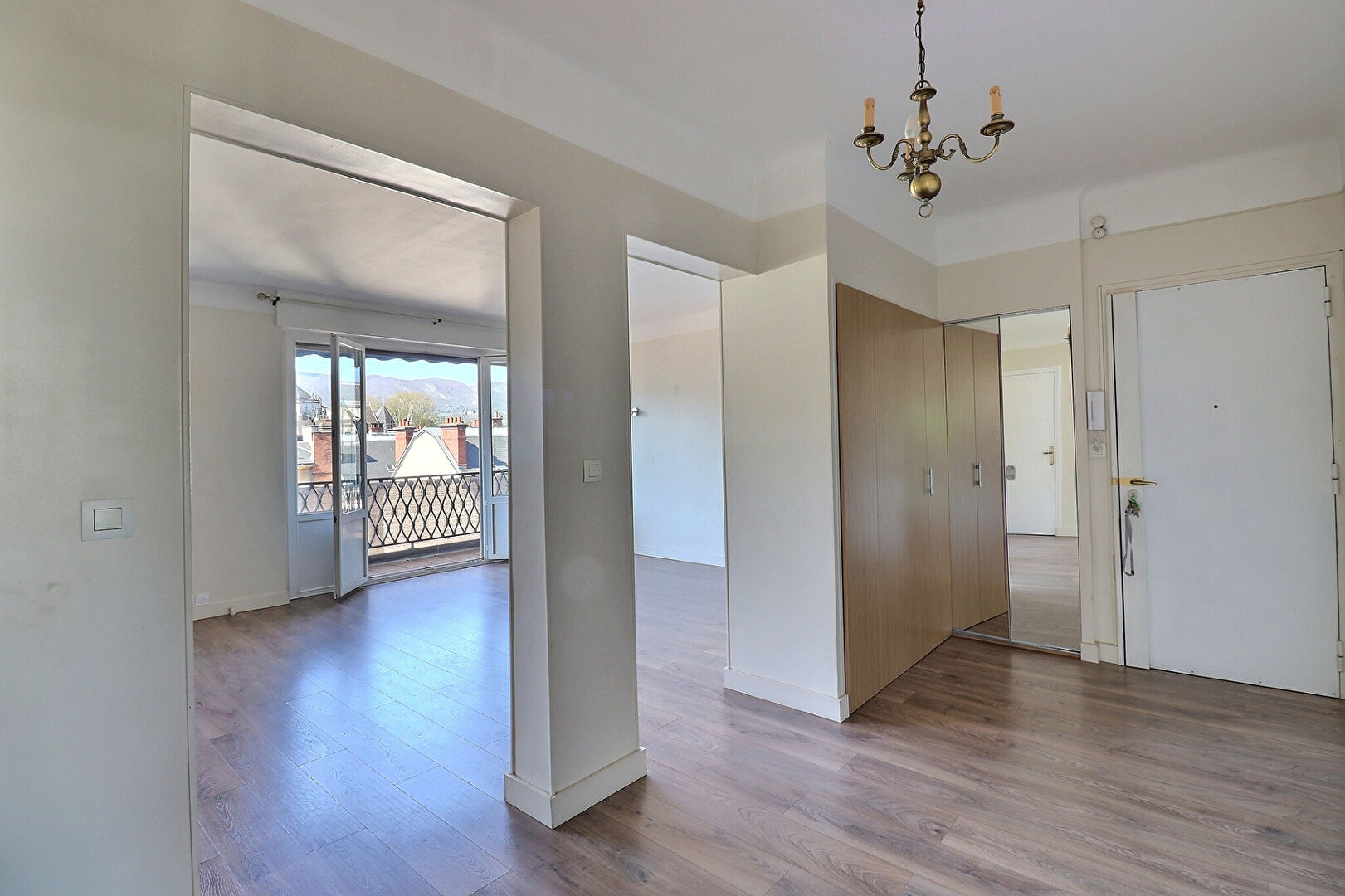 Appartement 3 pièces de 71 m² à Chambery (73000) - référence 1070